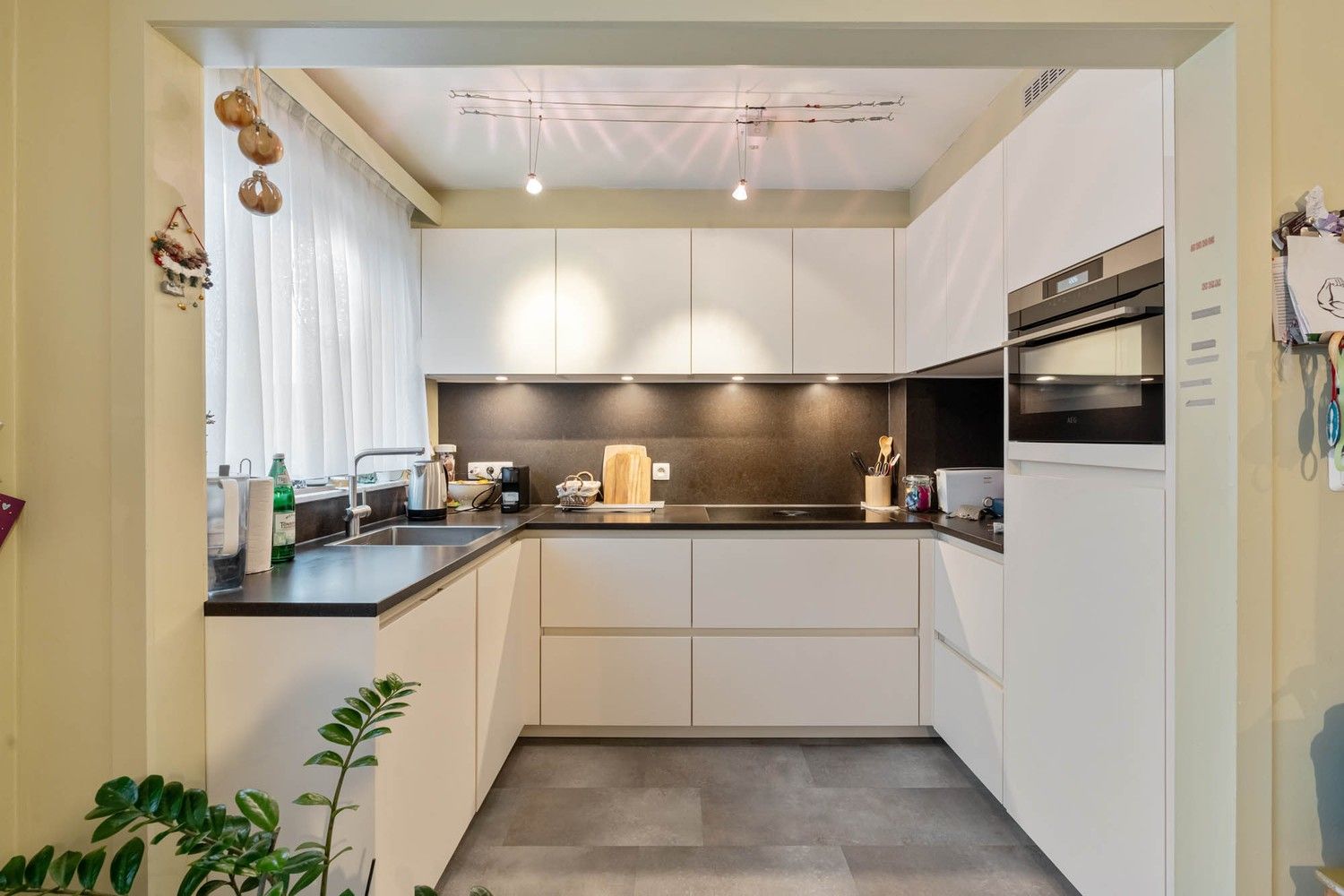 Licht en modern appartement met 2 slaapkamers op wandelafstand van het centrum van Bilzen! foto 6