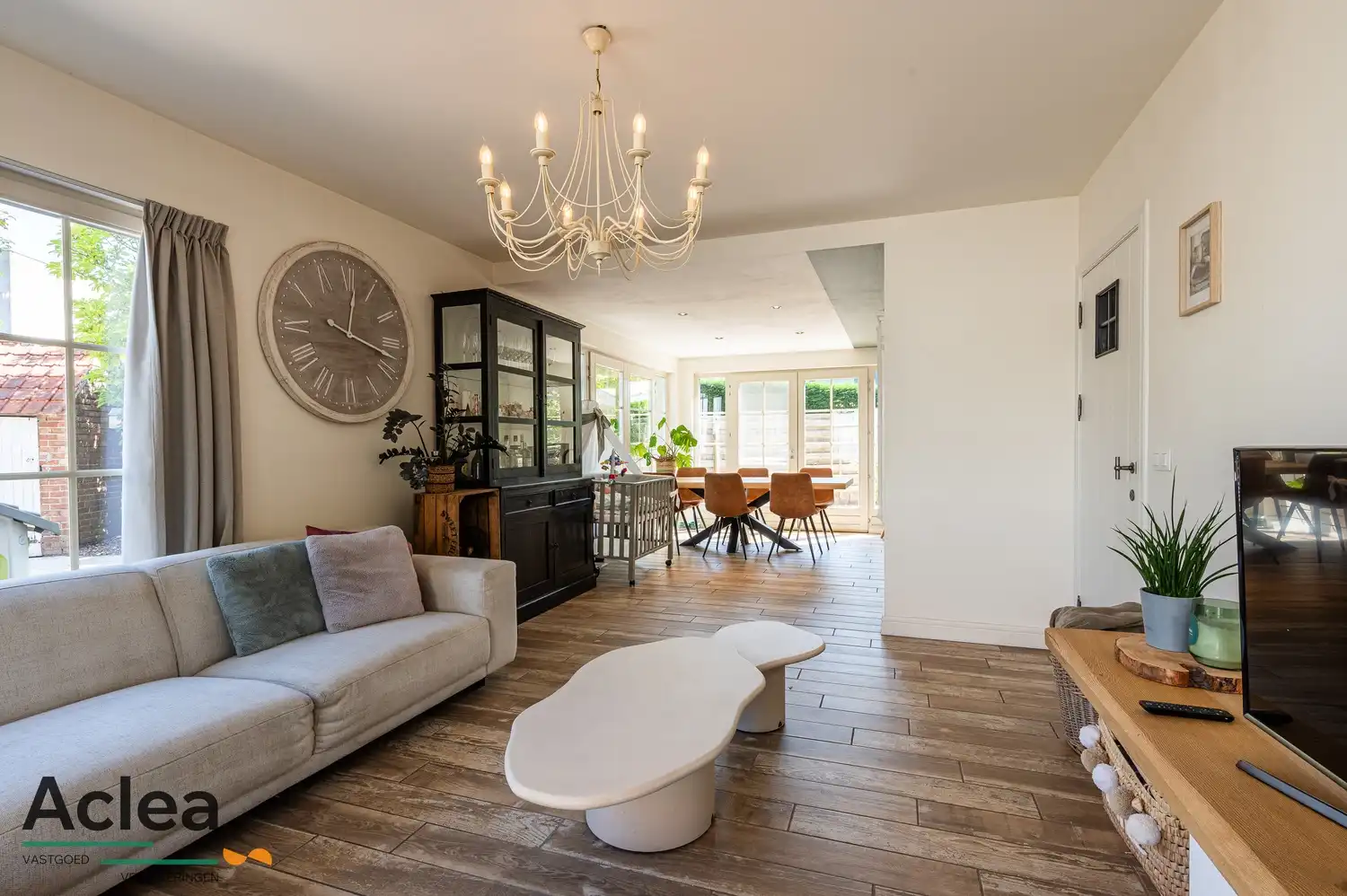 Knappe vrijstaande woning op ruim perceel foto 8