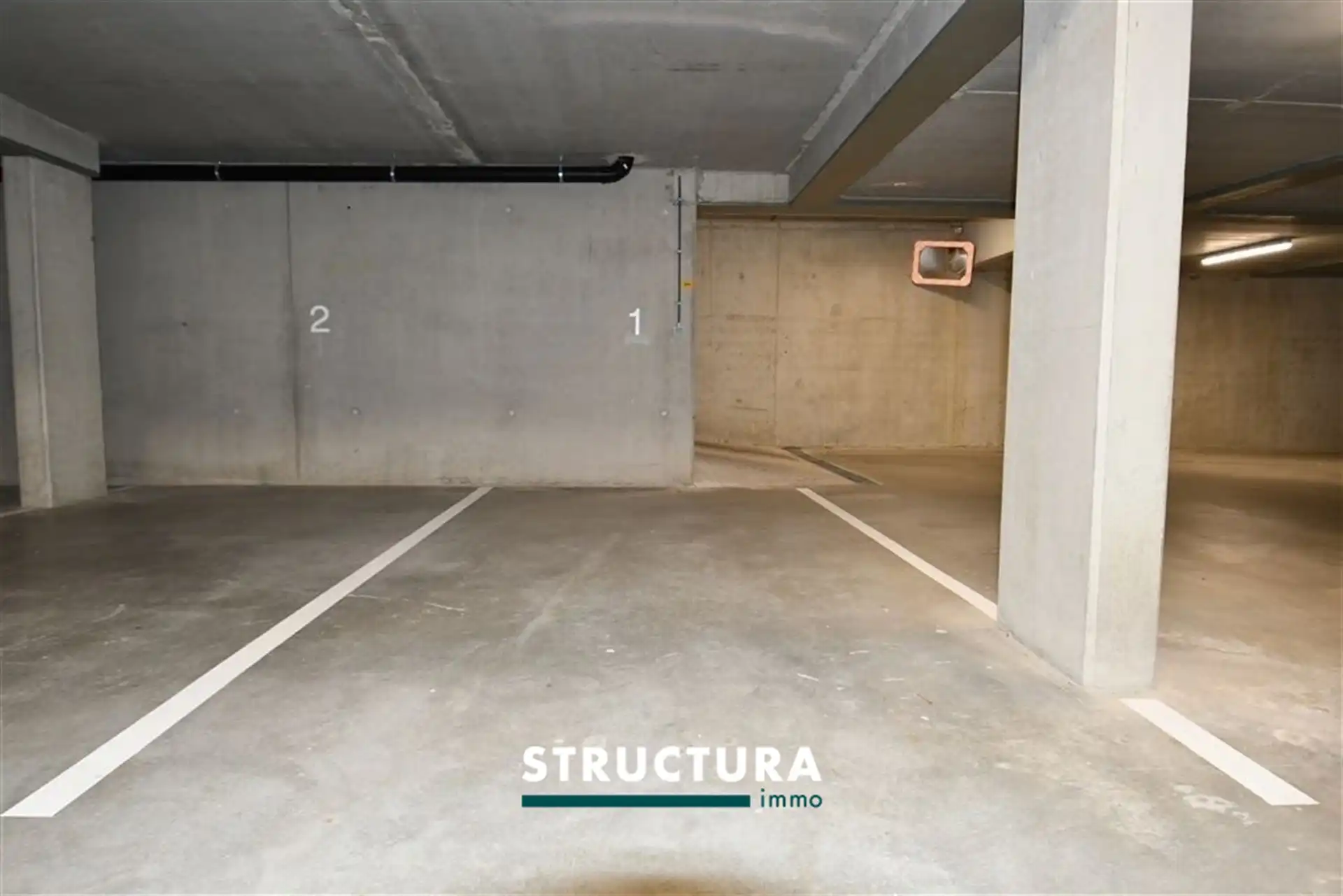 Appartement met ruim terras, staanplaats aan de Markt foto 10