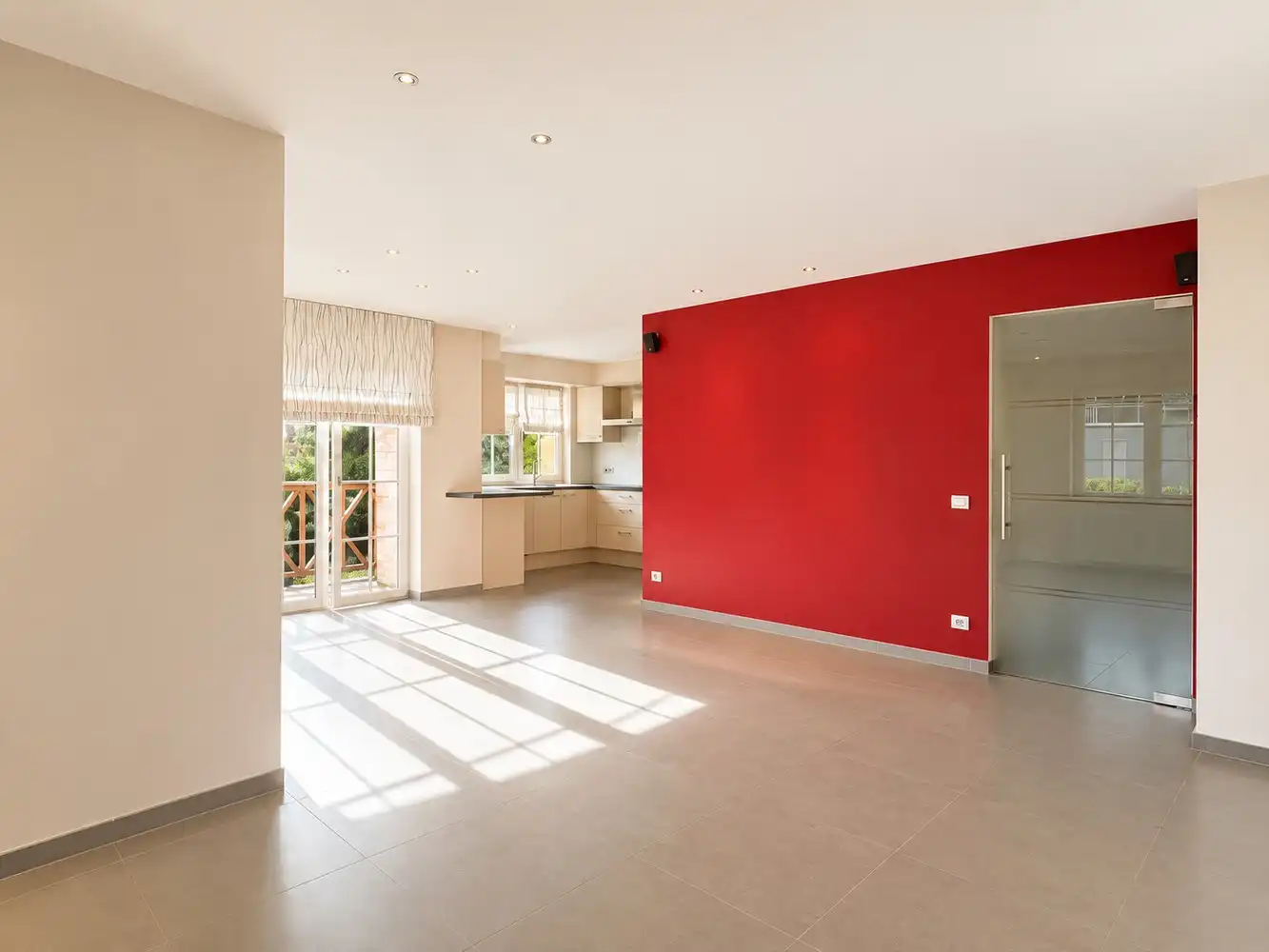 Sfeervol, ruim en zonnig villa-appartement gelegen op wandelafstand van het centrum van Melle. foto 4