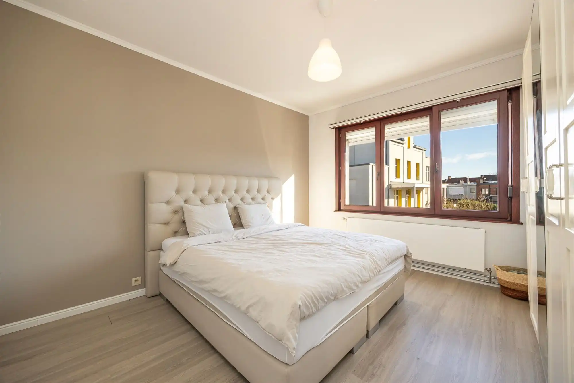 Gerenoveerde eengezinswoning met 3 slpk. en tuin foto 16