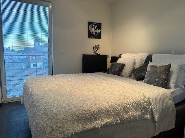 Prachtig instapklaar  2 - slpk.   Afwerking met luxe - materialen.  Open zicht op laan!  foto 5