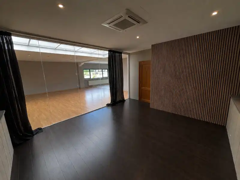 KMO-unit met appartement/kantoor te huur foto 13