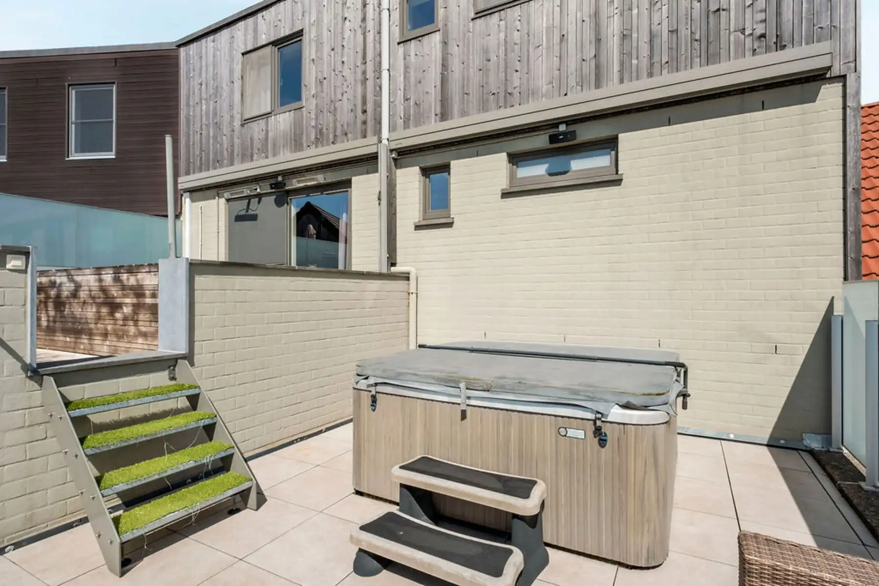 Instapklare woning met ruime garage/opslagplaats in Bredene. foto 6