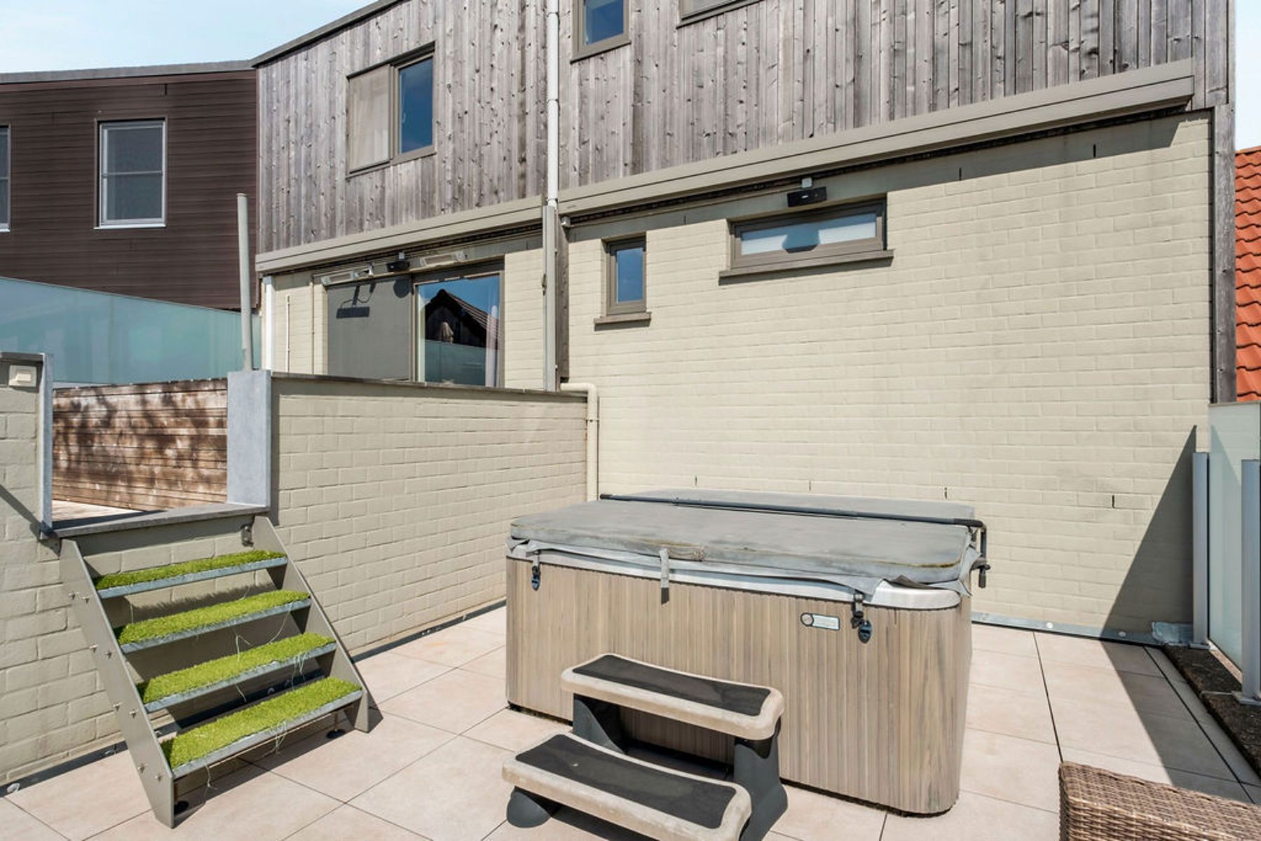 Instapklare woning met ruime garage/opslagplaats in Bredene. foto 5