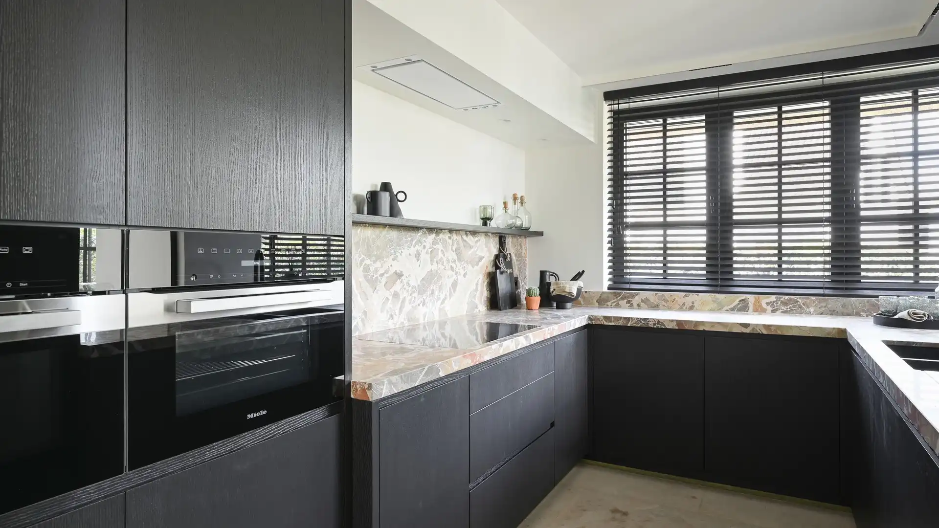 ZA 18-04-2026 ts 14u-17u OPENDEUR Vauxelles 7– Alleenstaande villa uitzonderlijk rustig gelegen in een groene omgeving, aan de rand van het Zoute vlakbij de Kalfsmolen en de Graaf Jansdijk. foto 8