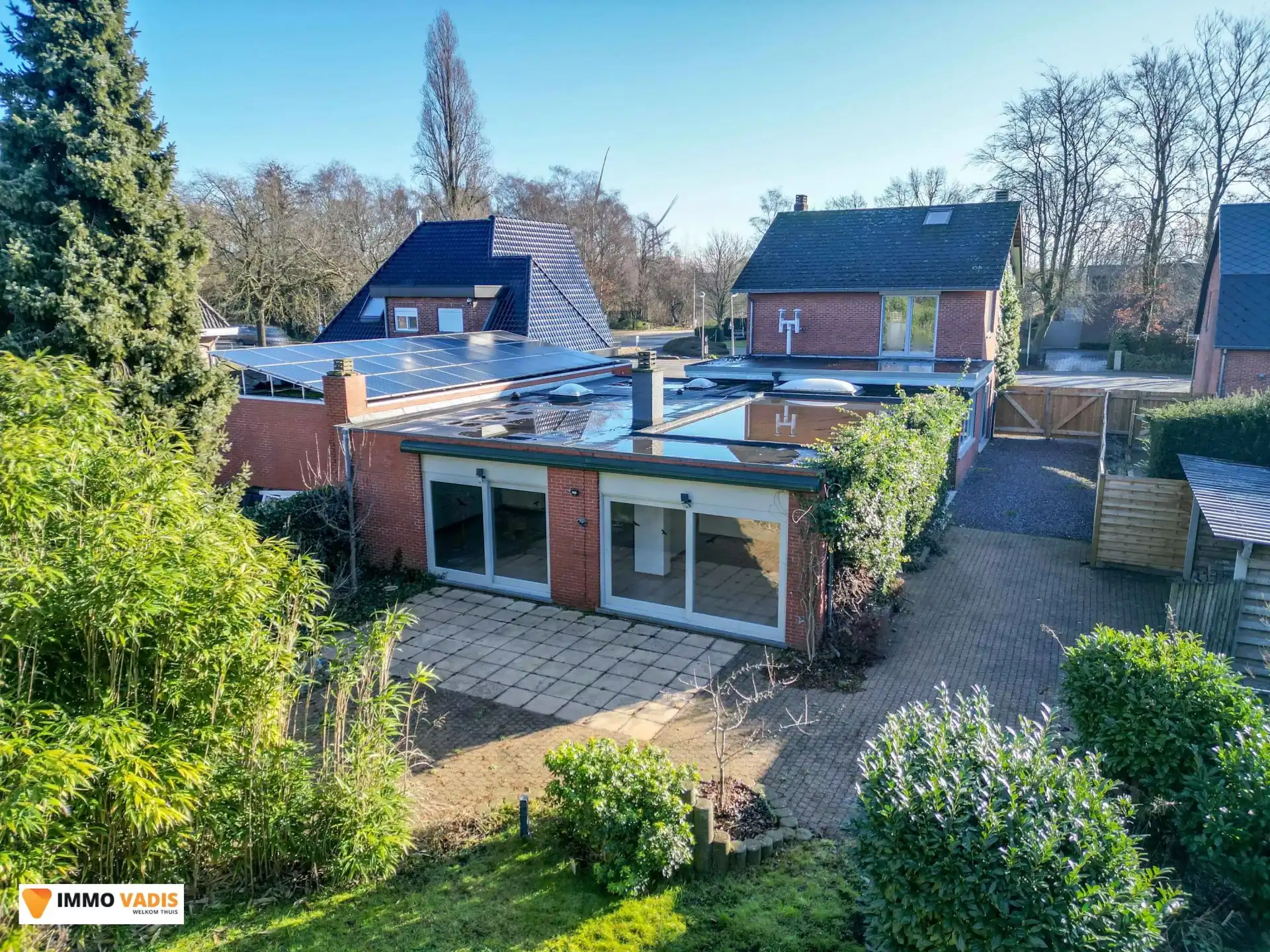 Veelzijdige vrijstaande woning met extra appartement foto 19