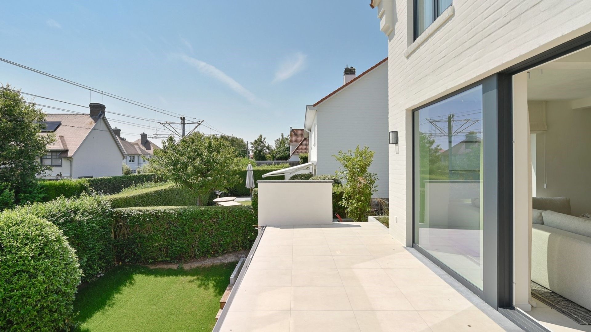 Vernieuwde stijlvolle koppelwoning op topligging in Duinbergen foto 4