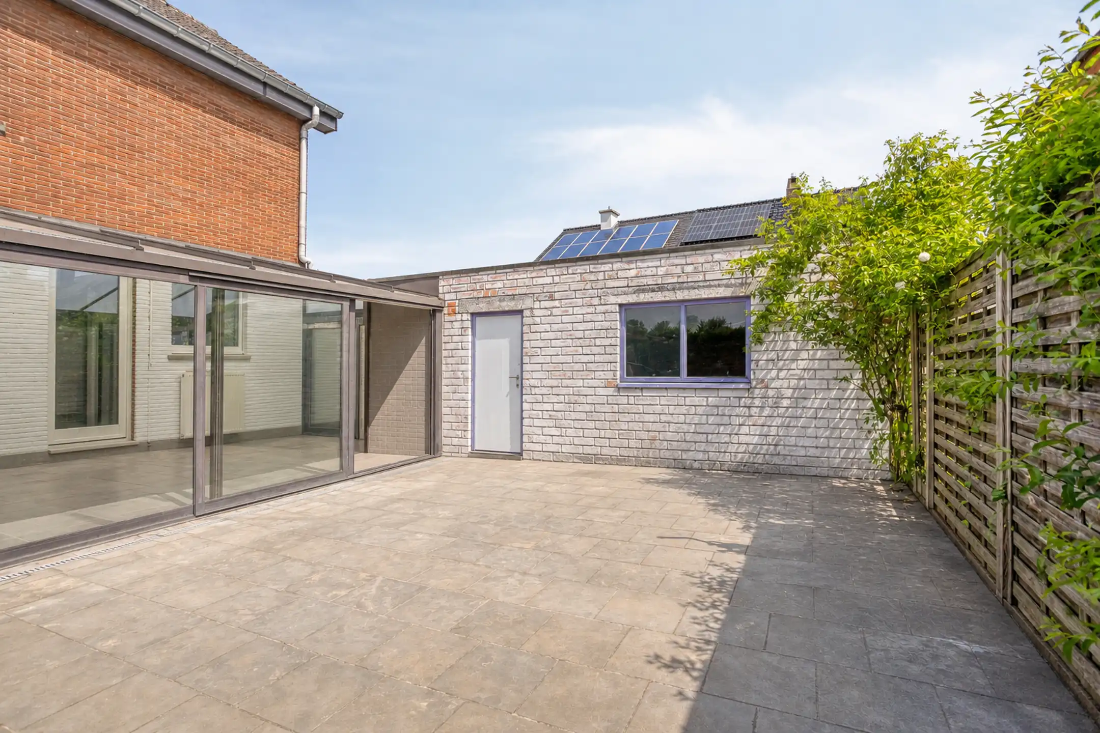 Instapklare woning met 3 slaapkamers, ruim terras, garage foto 11