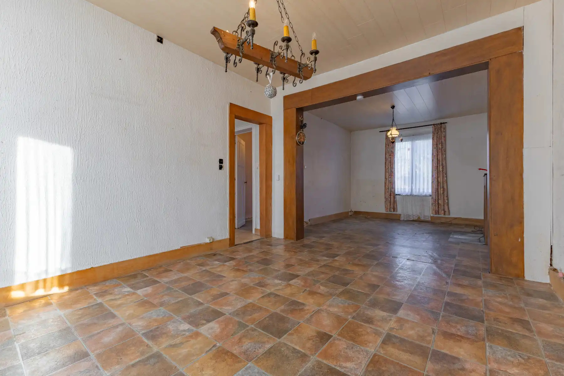 Gunstig gelegen te renoveren woning met tuin foto 17