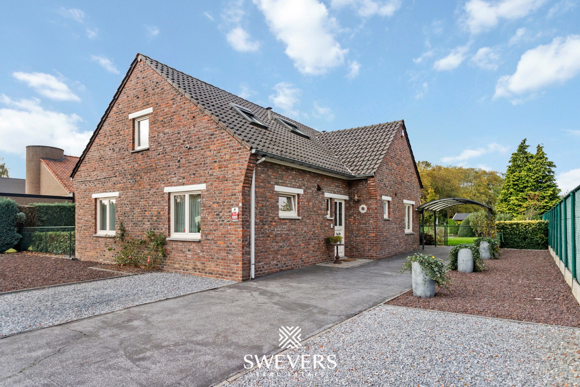 Ruime instapklare gezinswoning met 4 slaapkamers in rustige straat vlakbij Hasselt foto 32