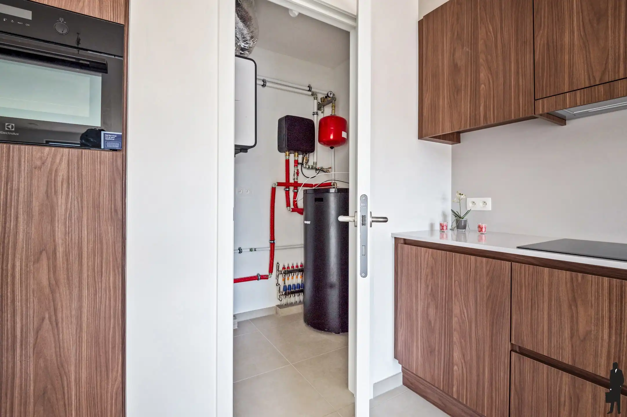 Nieuwbouw appartement met 2 slks, terras en autostaanplaats foto 6