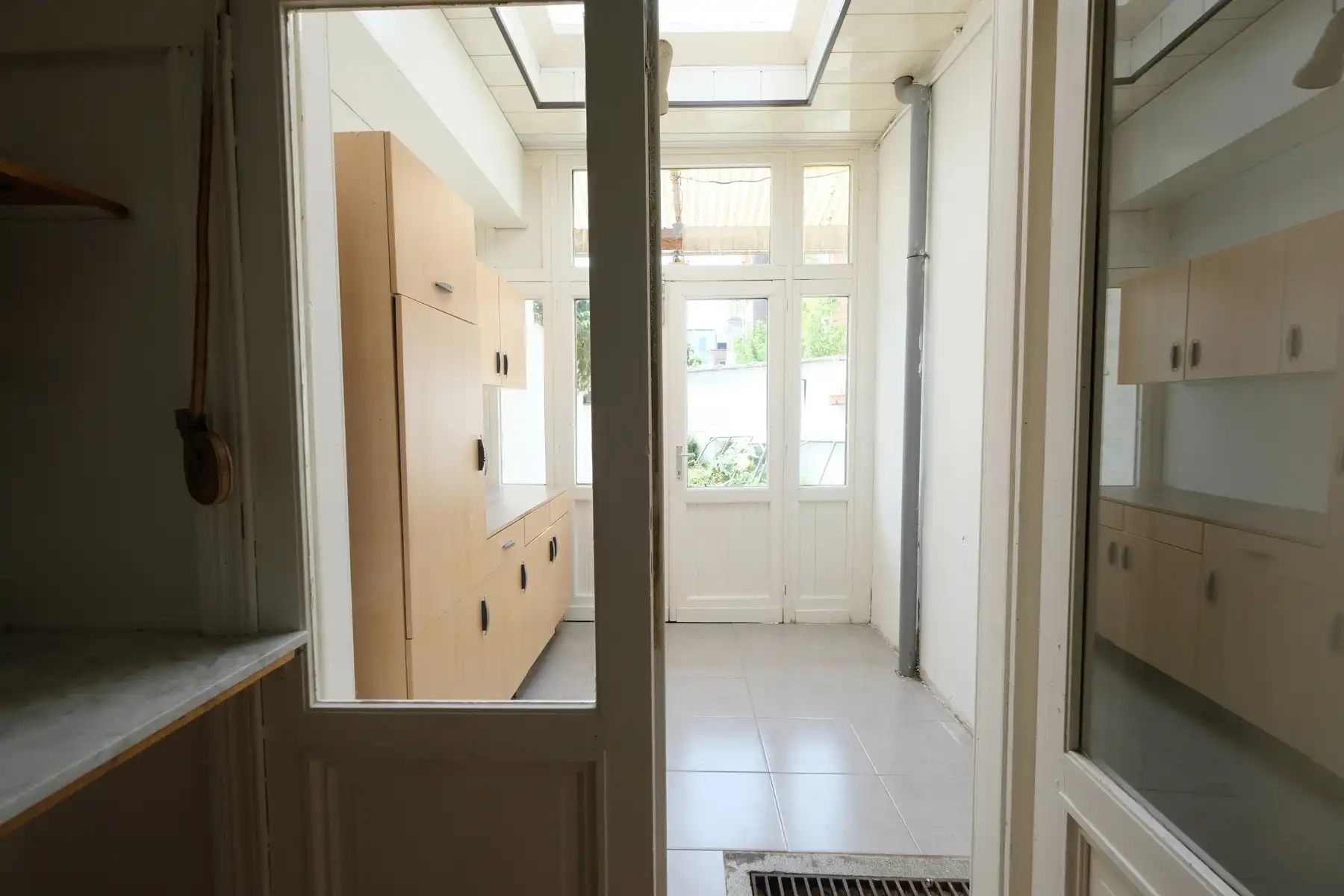 Ruim appartement in rustige wijk foto 3