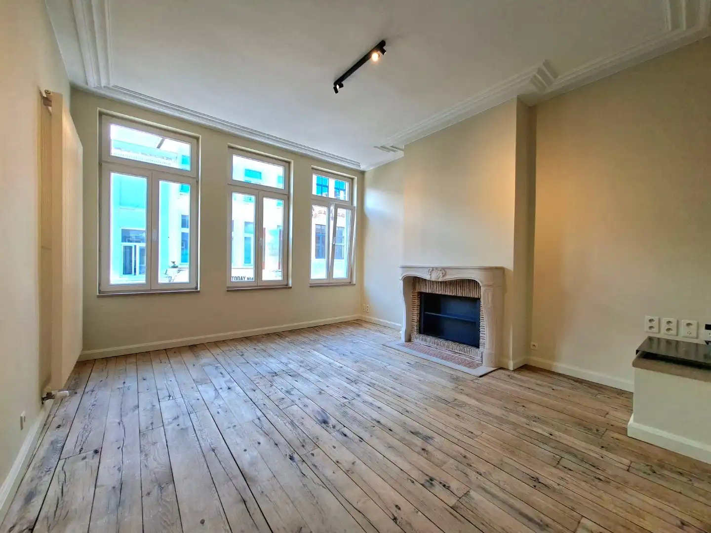 Ruim triplex appartement met 2 terrassen foto {{pictureIndex}}