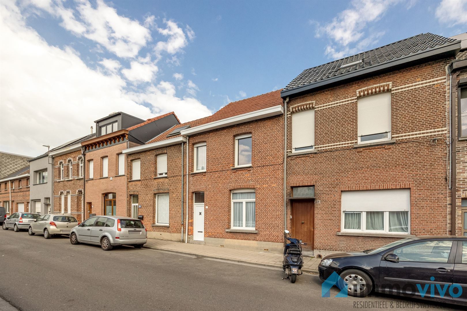 Op te frissen woning met potentieel – 3 slaapkamers, zolder met uitbreidingsmogelijkheden, ruime tuin & garage! foto 2