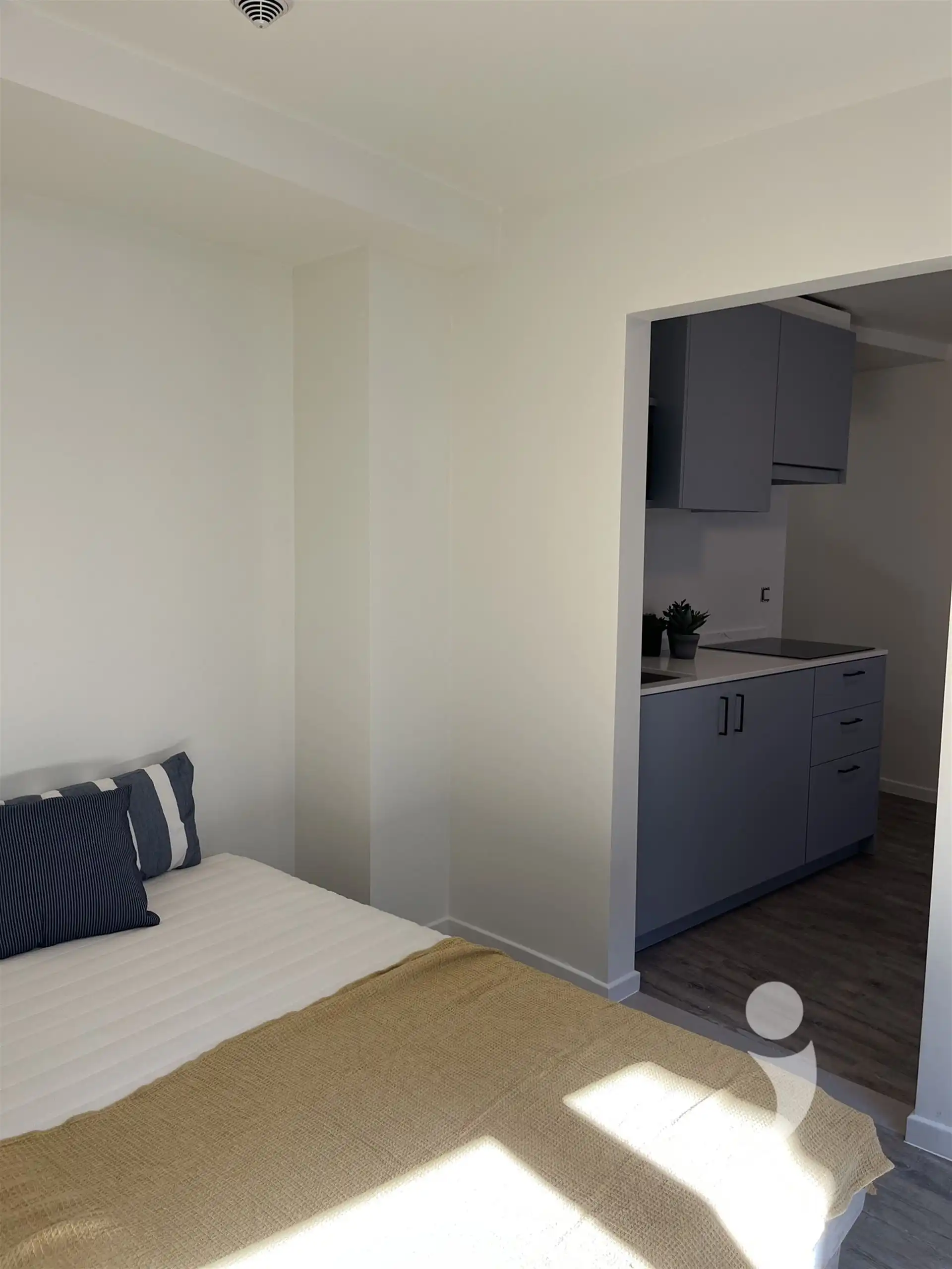 Opbrengsteigendom met 21 kamers en 1 studio foto 24