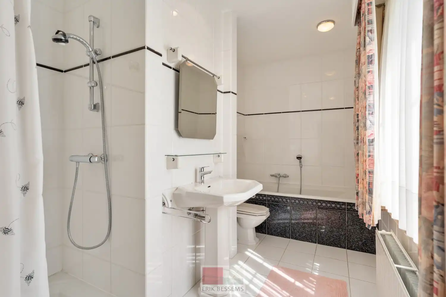 Exclusieve villa met natuurleien dak, gelegen op een unieke toplocatie in het prachtige Maasmechelen, gelegen op een perceel van 3295m². foto 18