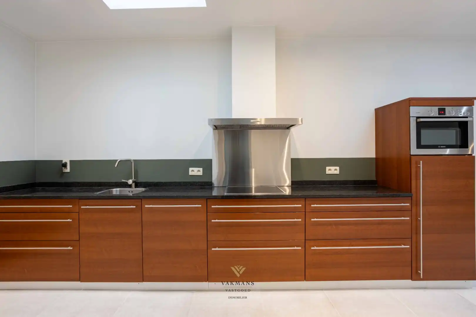 Prachtige gerenoveerde woning met 3 slaapkamers en tuin foto 19