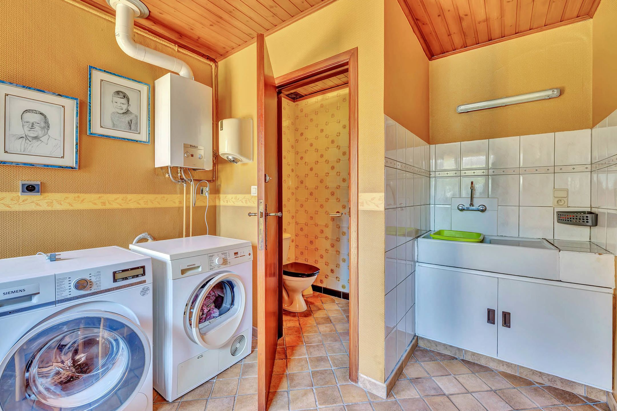 Charmante woning met 3 slpk met garage/(kleine)handelsruimte foto 13