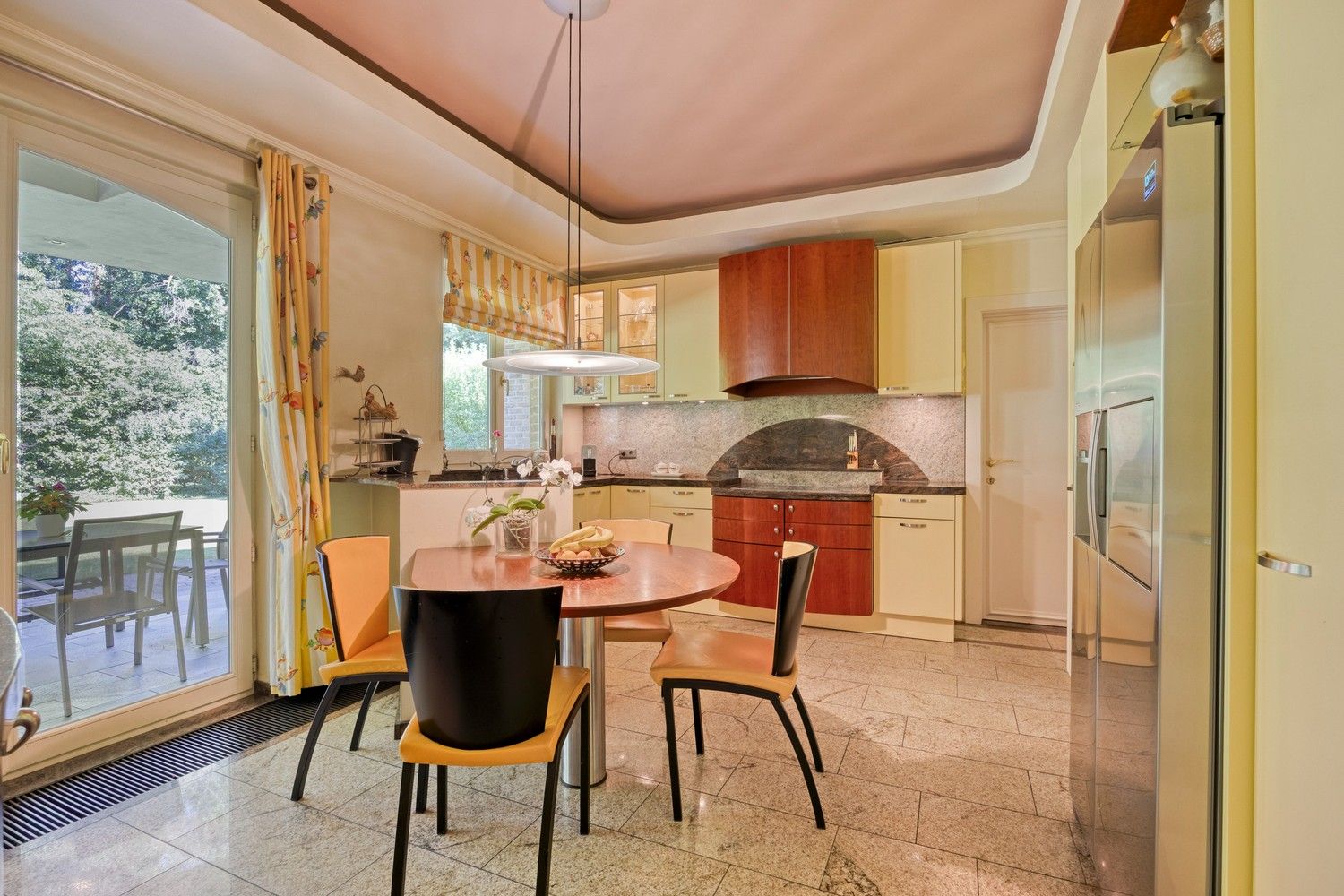 Exclusieve, royale villa in prestigieuze villawijk te Maasmechelen foto 17