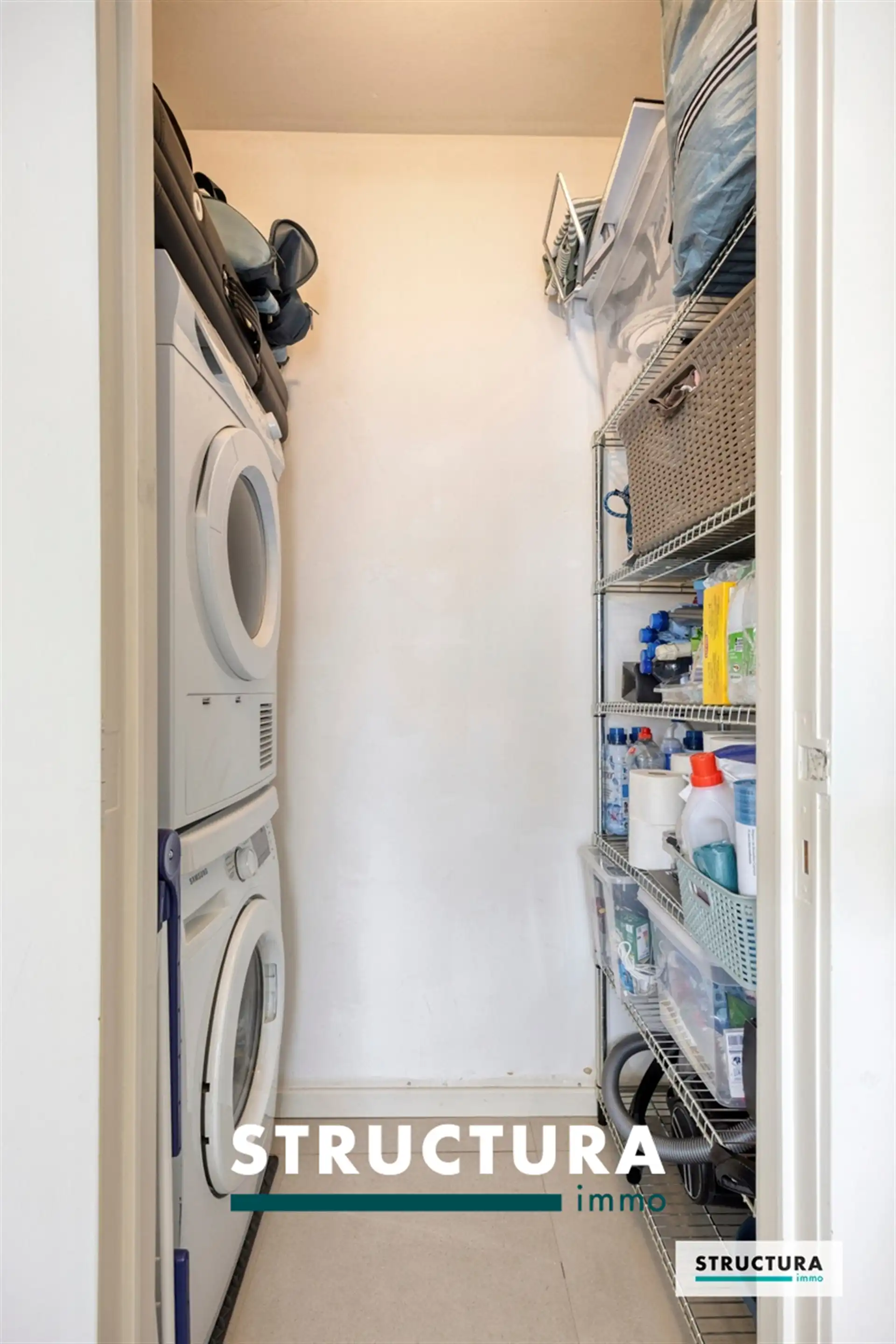 Volledig gerenoveerd appartement nabij het centrum! foto 22