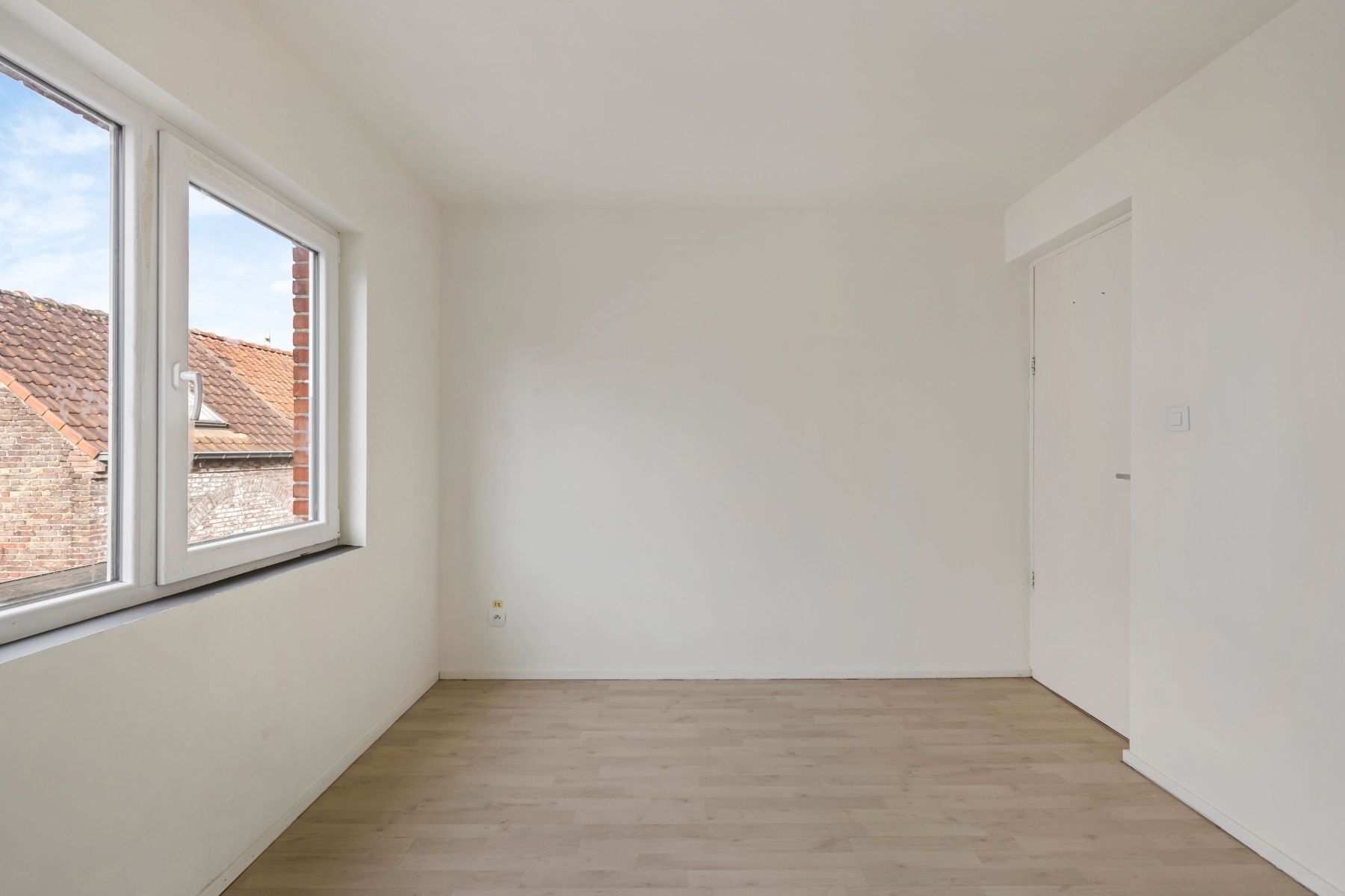 onder optie Deels af te werken woning 3-4 slaapkamers  foto 6