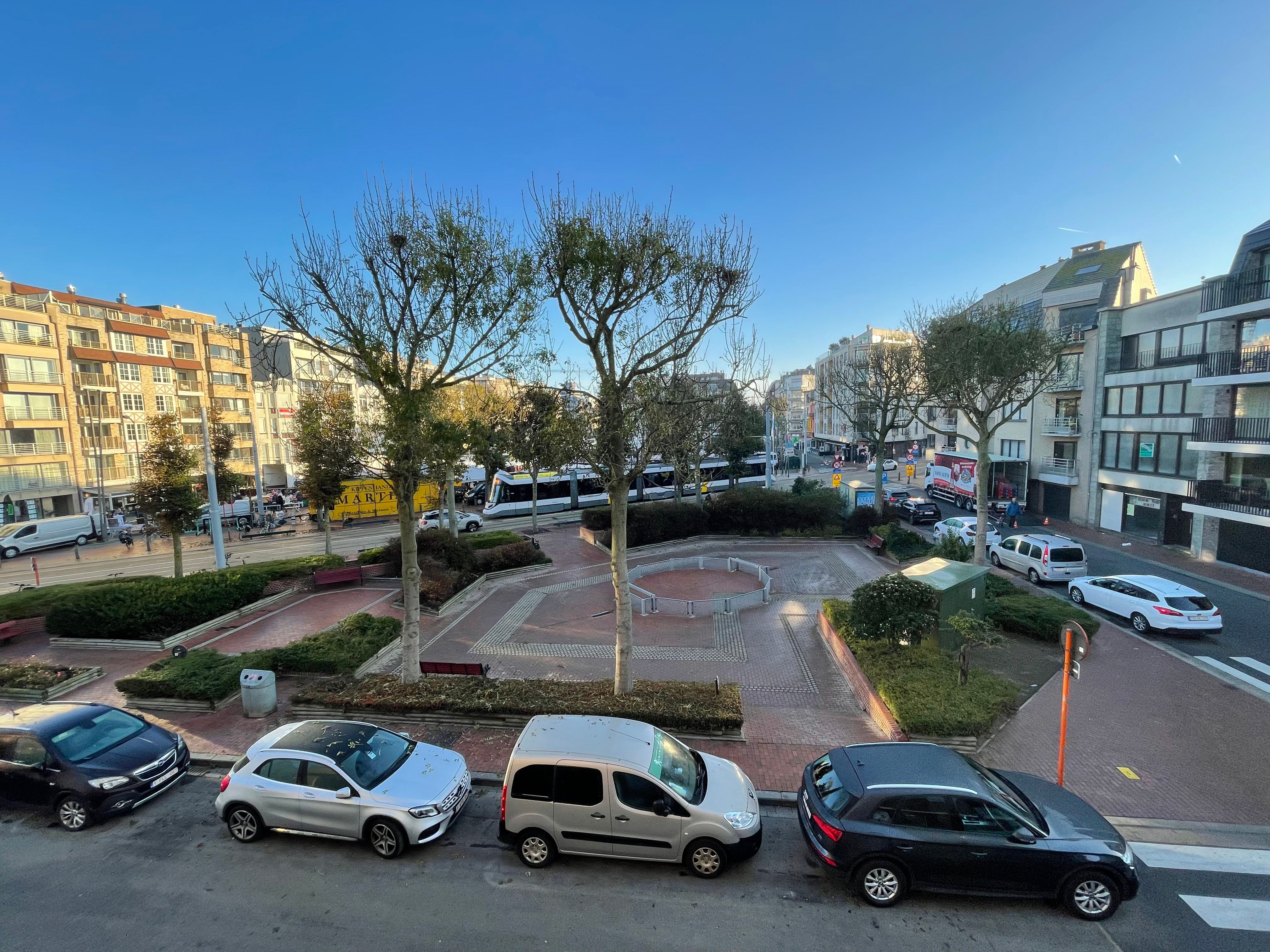 Mooi instapklaar appartement gelegen aan de Markt te Blankenberge met twee slaapkamers en terras. foto 9
