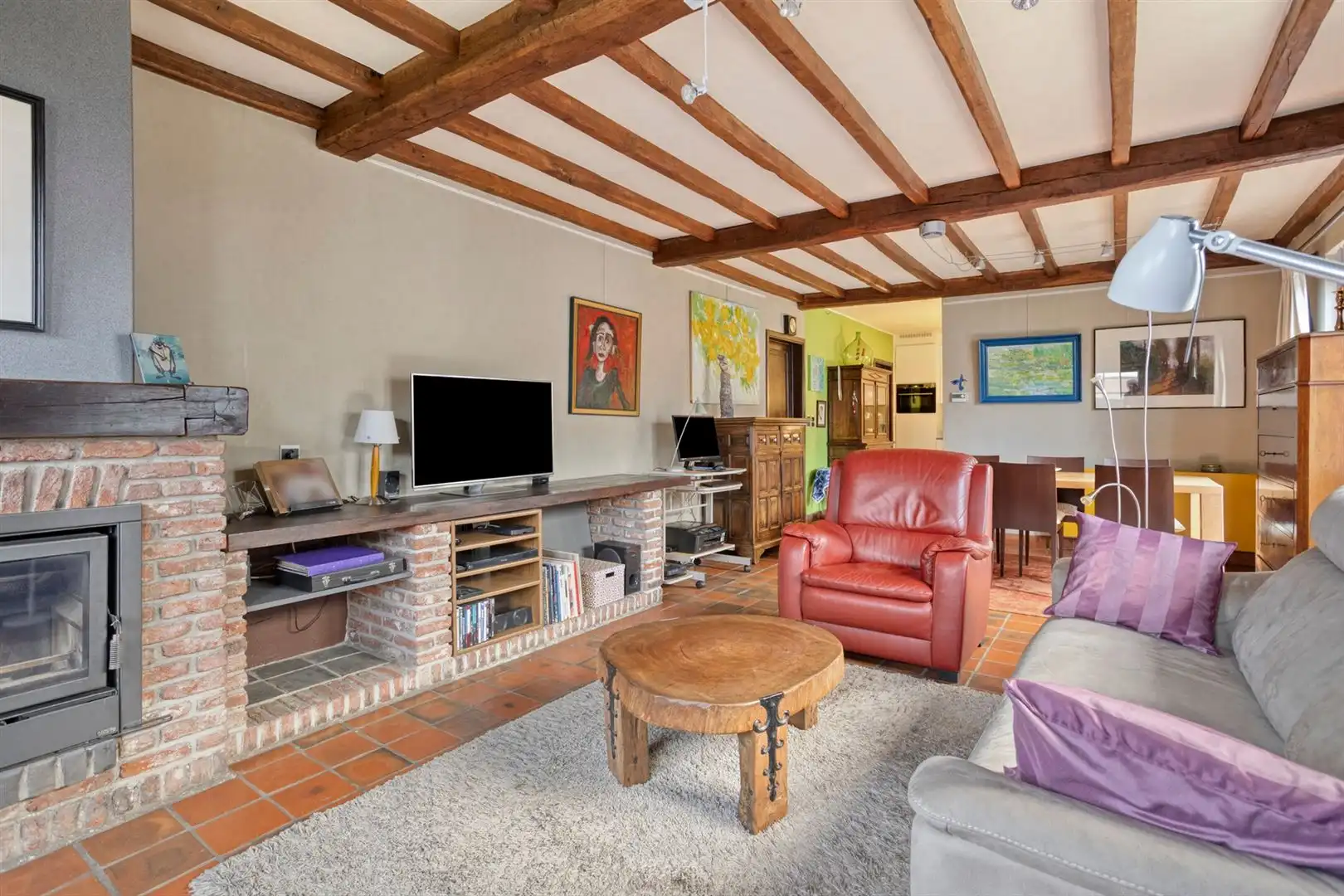 Rustig gelegen open bebouwing met 3 slaapkamers en garage op een perceel van 556 m². foto 7