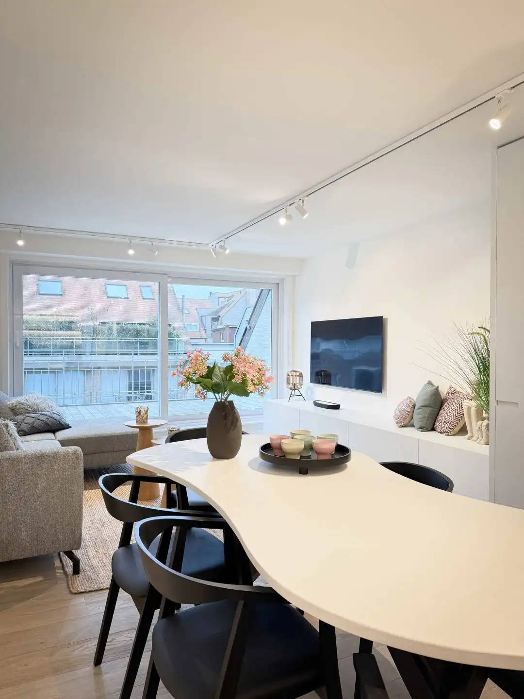 Stijlvol gerenoveerd duplex-appartement met 2 zonneterrassen foto 10