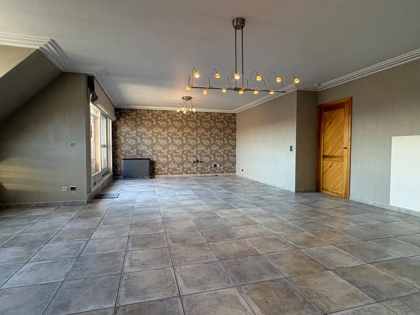 Appartement te koop op de 3de verdieping in Harelbeke. foto 8