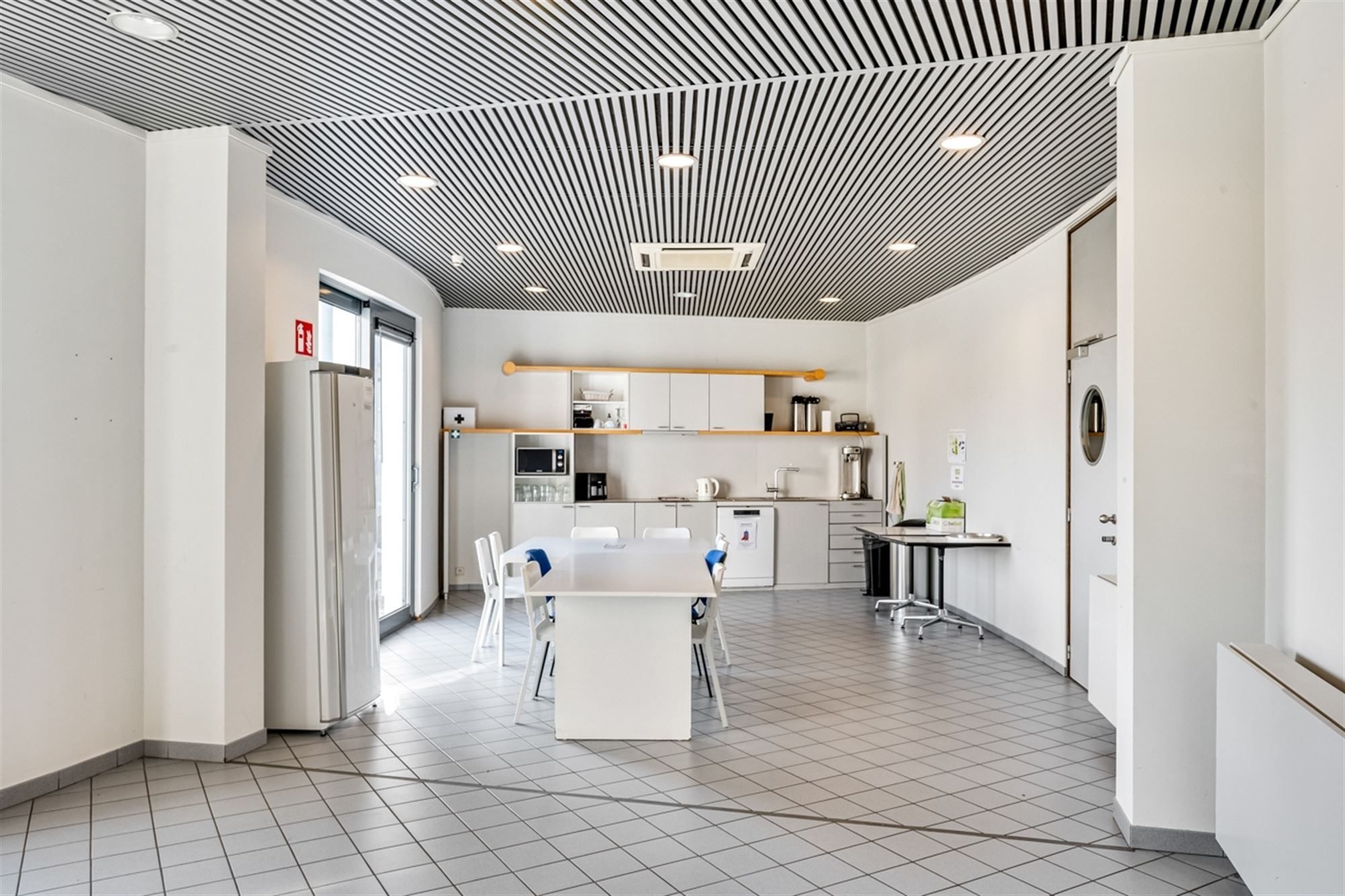 Instapklaar kantorencomplex op toplocatie ten zuiden van Gent foto 13
