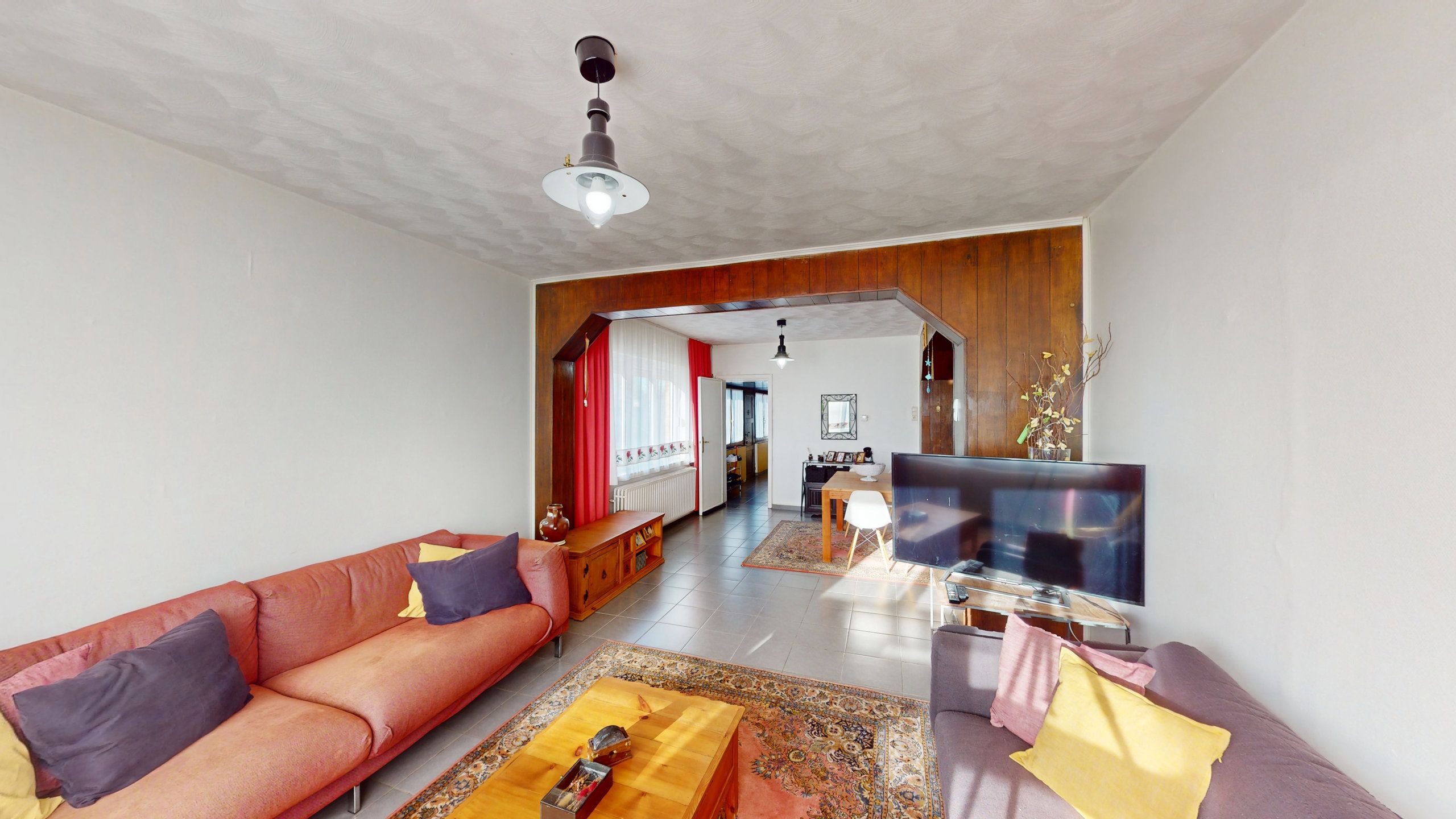 Half open gezinswoning, centraal gelegen, met 3 slaapkamers! foto 3