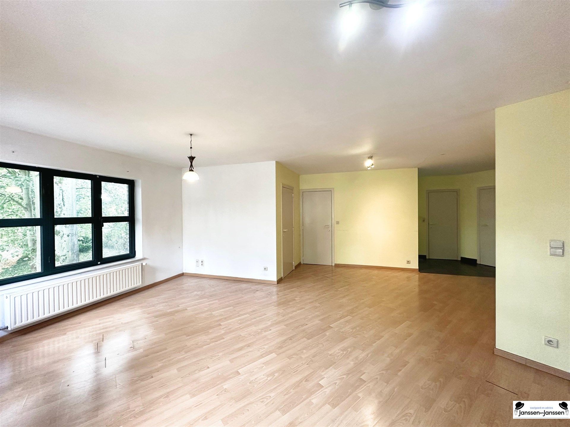 Hoekappartement met 2 slaapkamers in het centrum van Wuustwezel foto 2