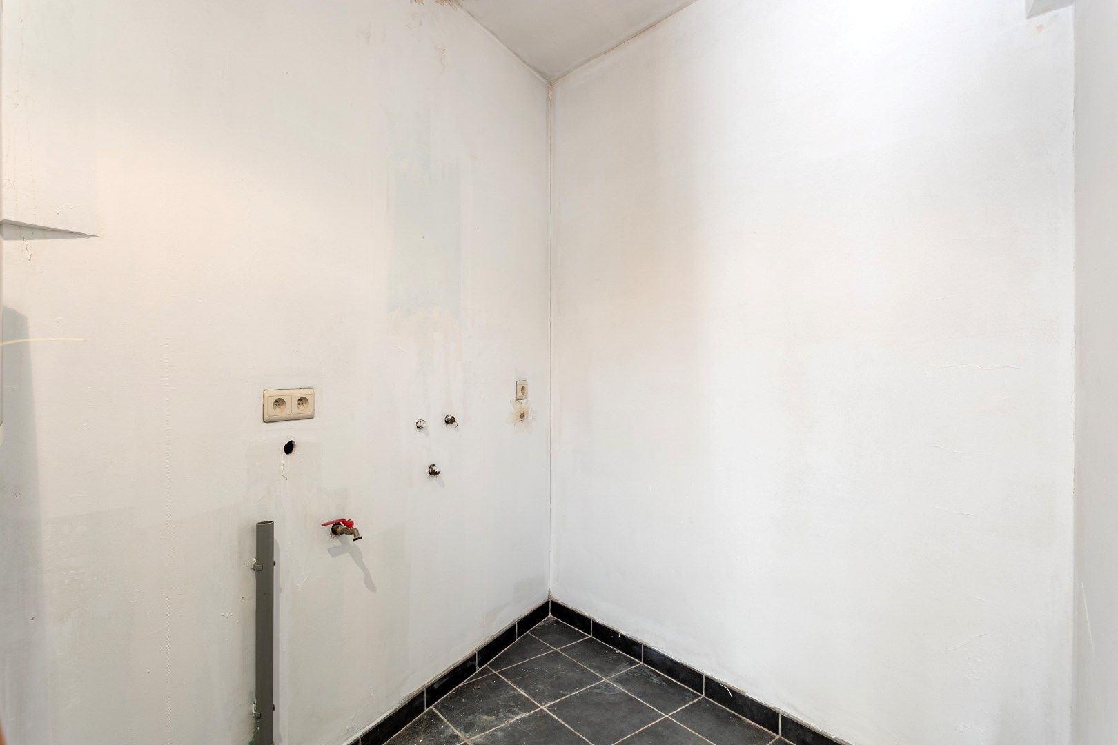 Instapklare woning met 3 slaapkamers, tuin en uitstekende ligging te Halle foto 8