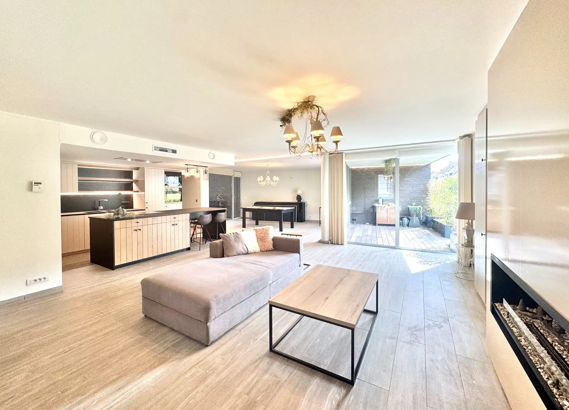 RUIM APPARTEMENT | OVERDEKTE AUTOSTAANPLAATS |TUIN | TERRAS | 130 M² foto 8