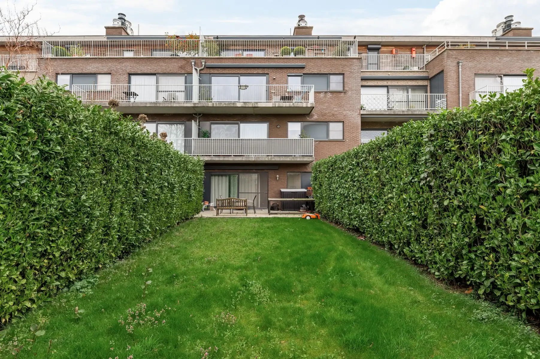 Gelijkvloers appartement met tuin en staanplaats foto 6