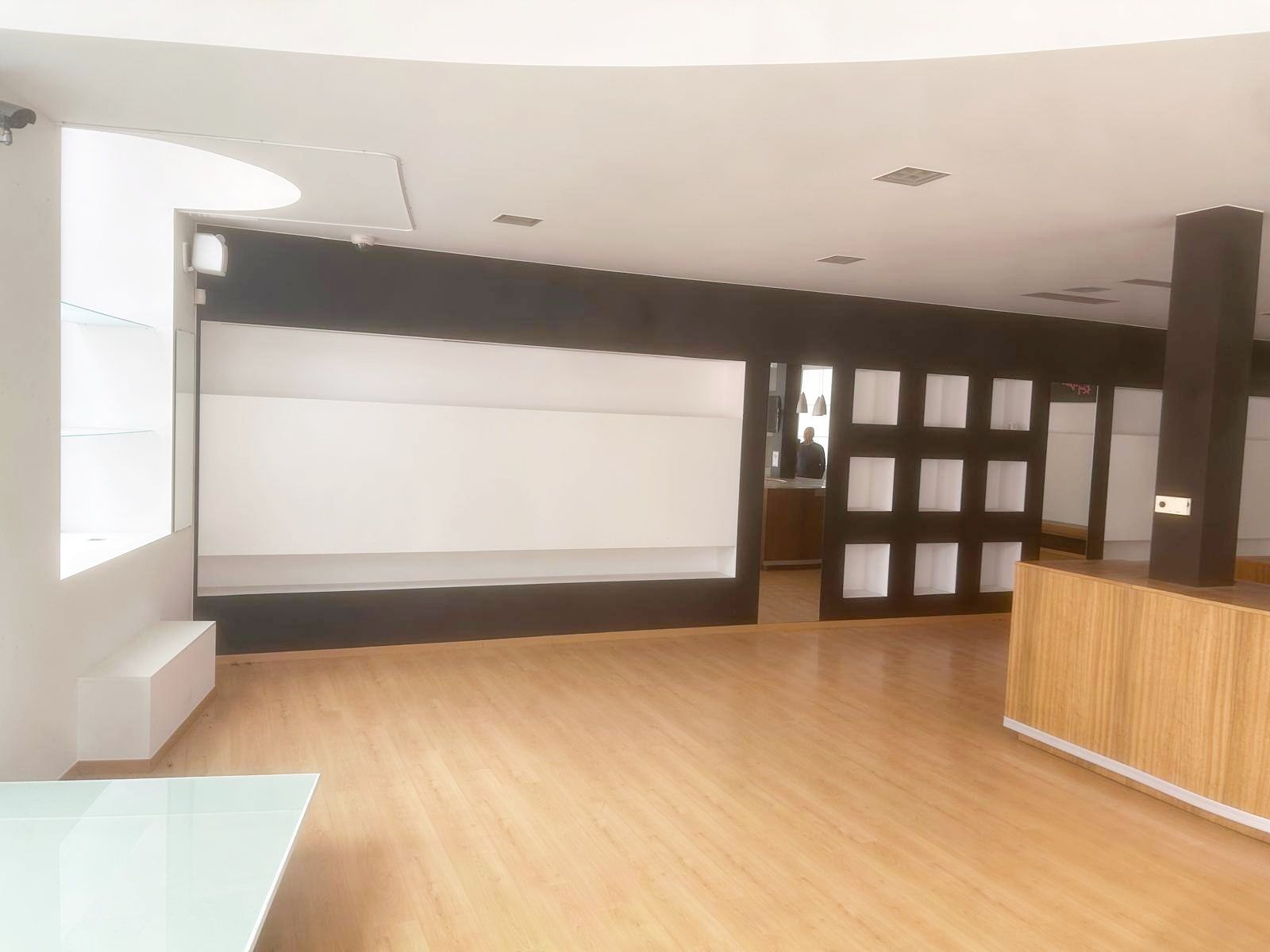 PRACHTIG HOEKPAND COMMERCIËLE TOPLOCATIE foto 4