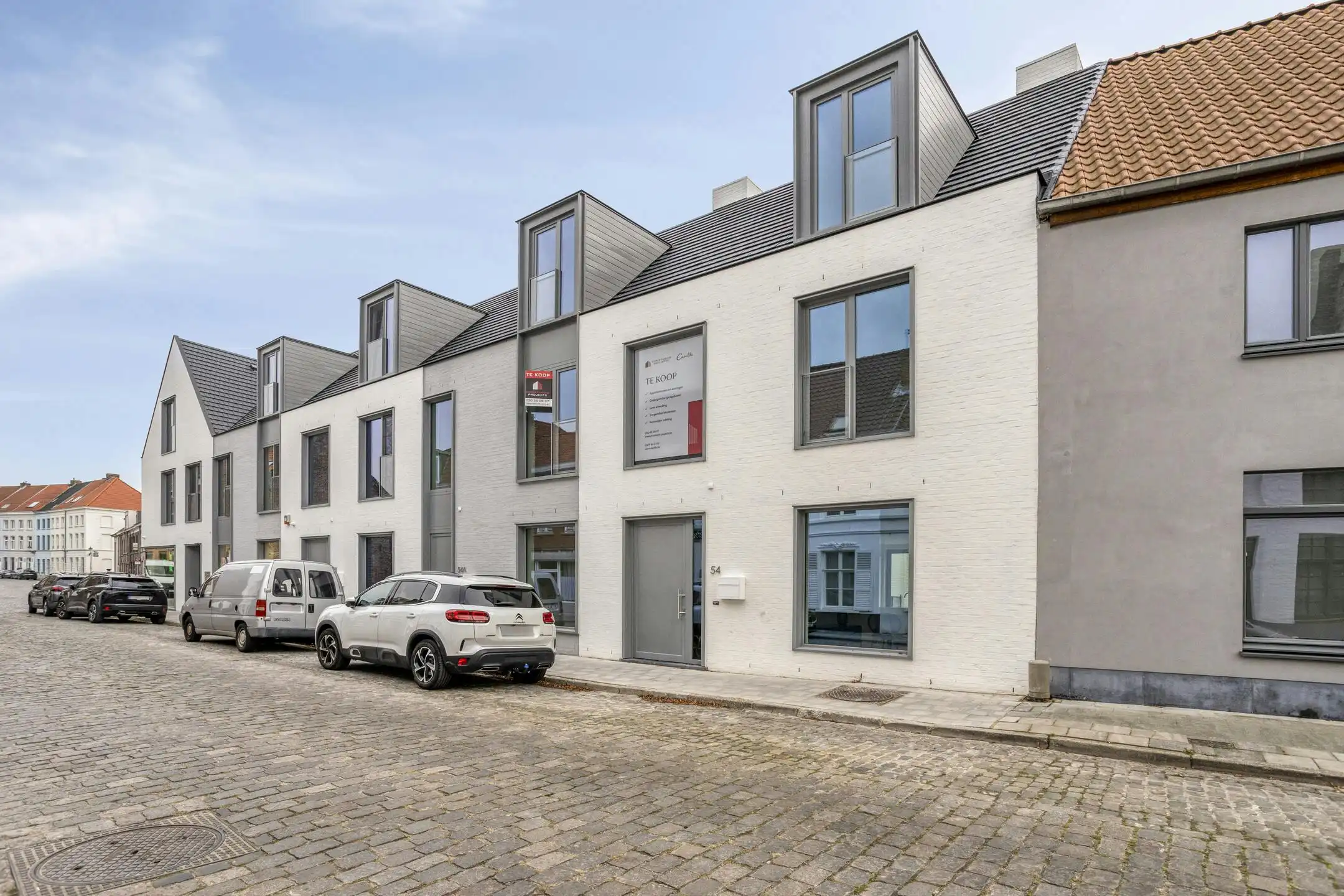 Stijlvol huis te centrum Brugge met 3 slaapkamers en garage foto 2
