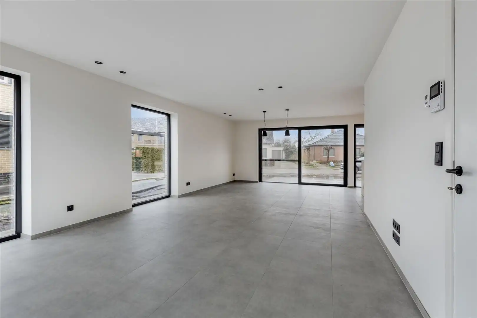 TE HUUR: Ruime nieuwbouwwoning met 3 slaapkamers te Pelt! foto 4
