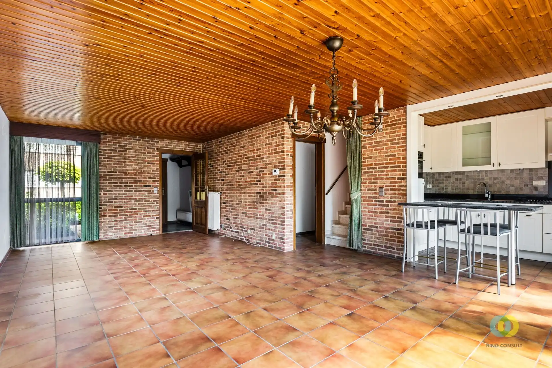 Charmante woning met tuin en garage foto 5