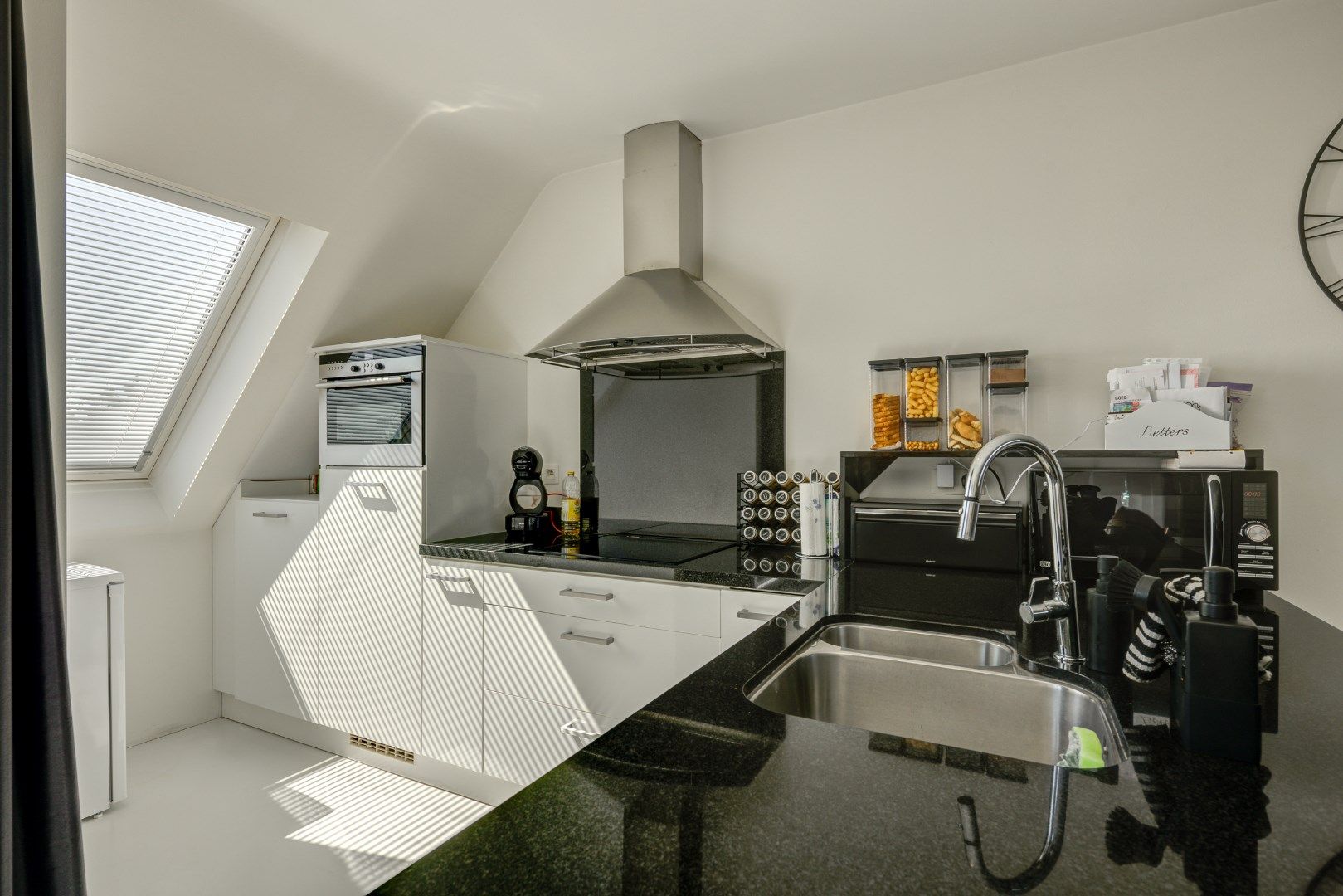 Instapklaar, ruim appartement te koop in centrum van Hamont! foto 9