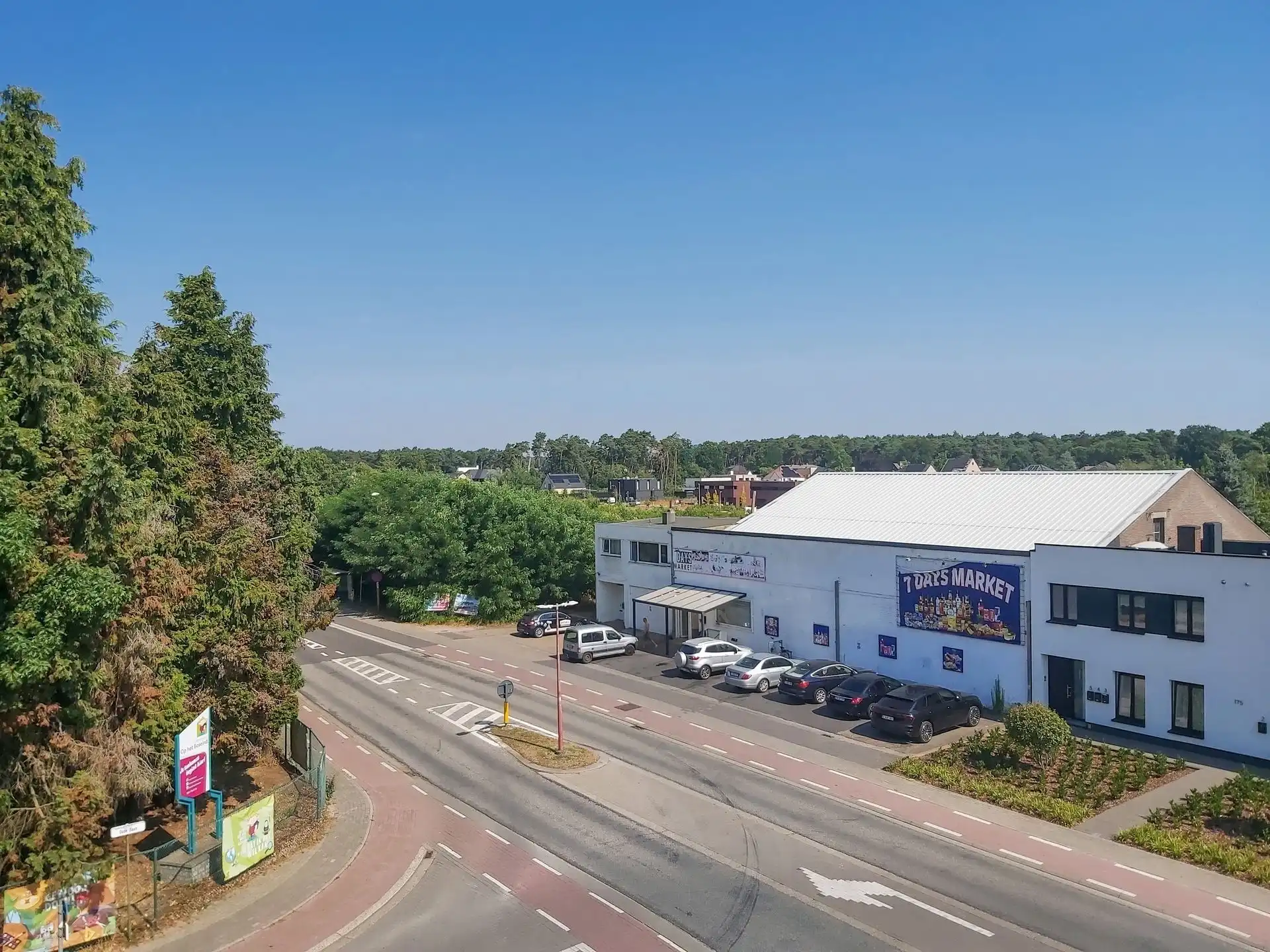 Appartement met 1 slaapkamer, terras en privatieve autostaanplaats in Maasmechelen! foto 12