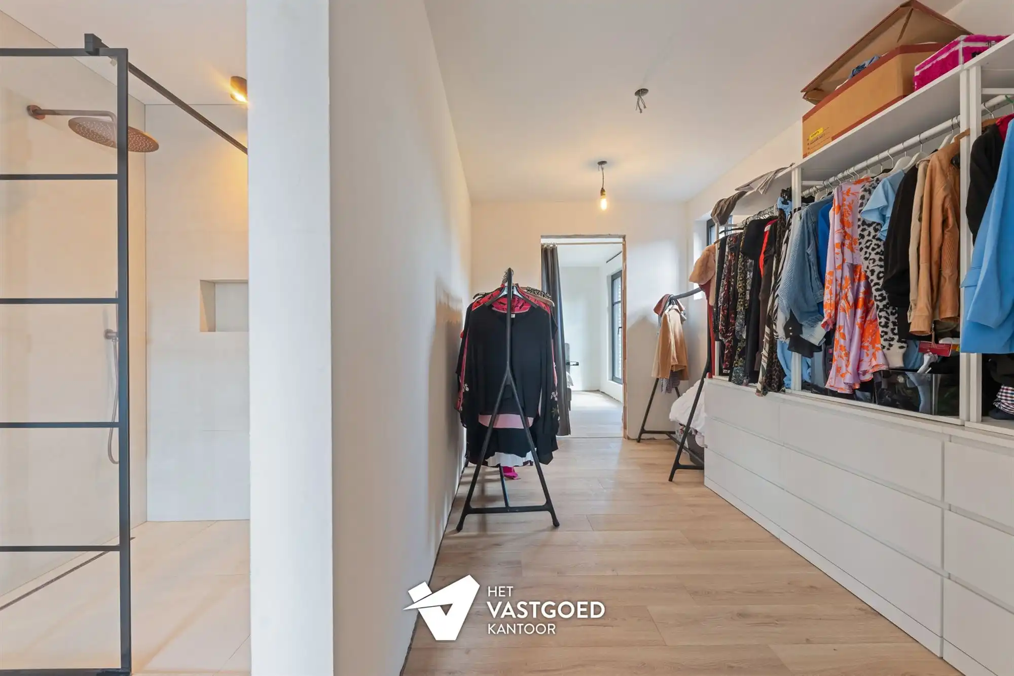 ZEER RUIME NIEUWBOUWWONING UITERST RUSTIG GELEGEN OP EEN PERCEEL VAN 1628M² TE OOSTHAM foto 20