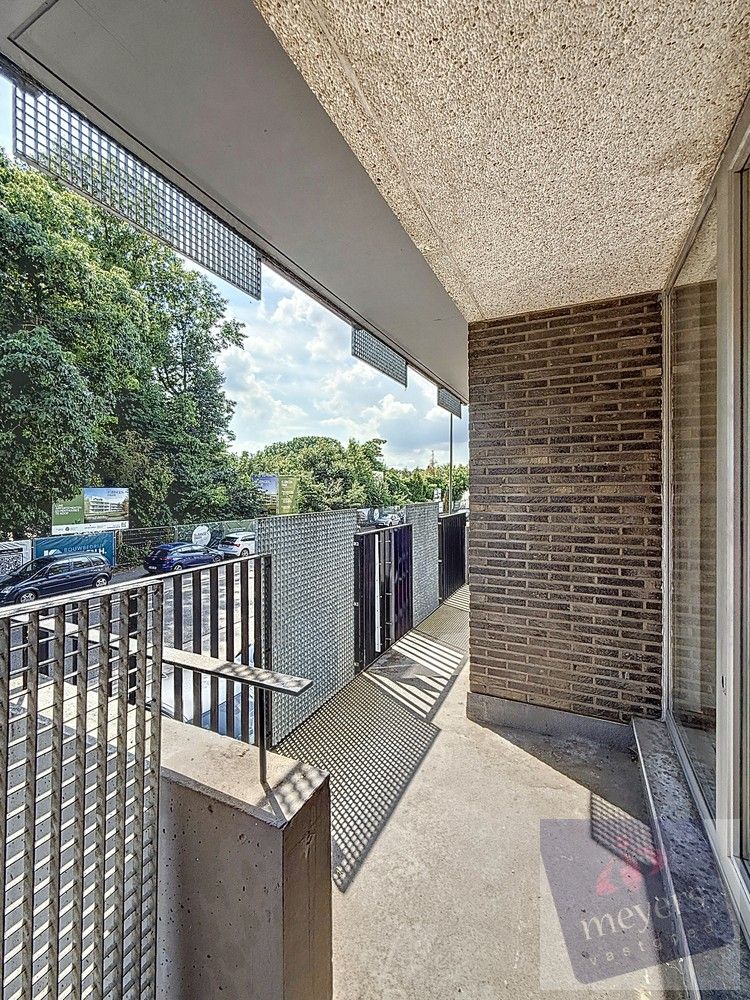 Instapklaar appartement met balkon en garage op toplocatie in Kuringen foto 12