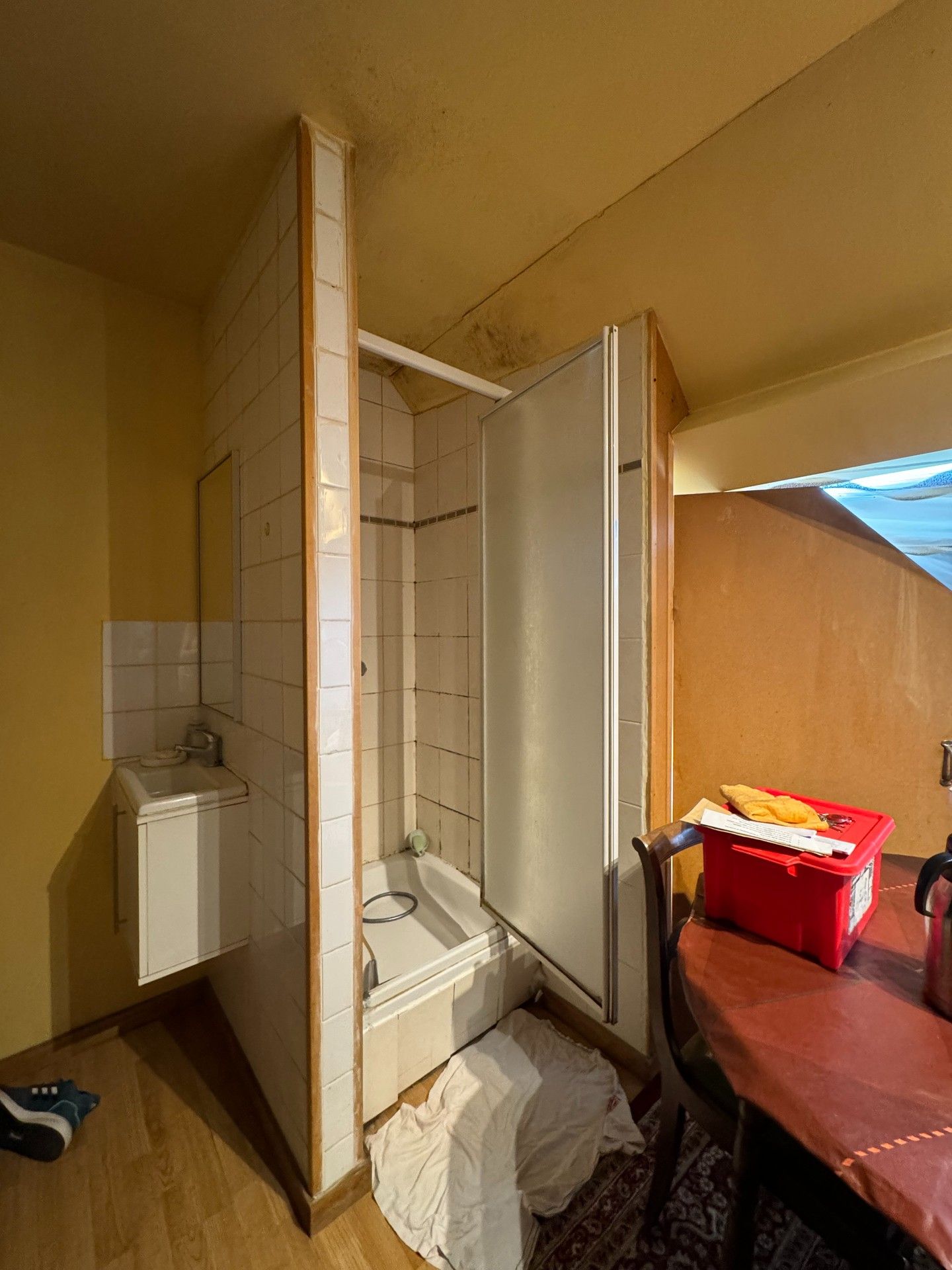 OPBRENGSTEIGENDOM MET 4 KAMERS EN 1 STUDIO foto 18