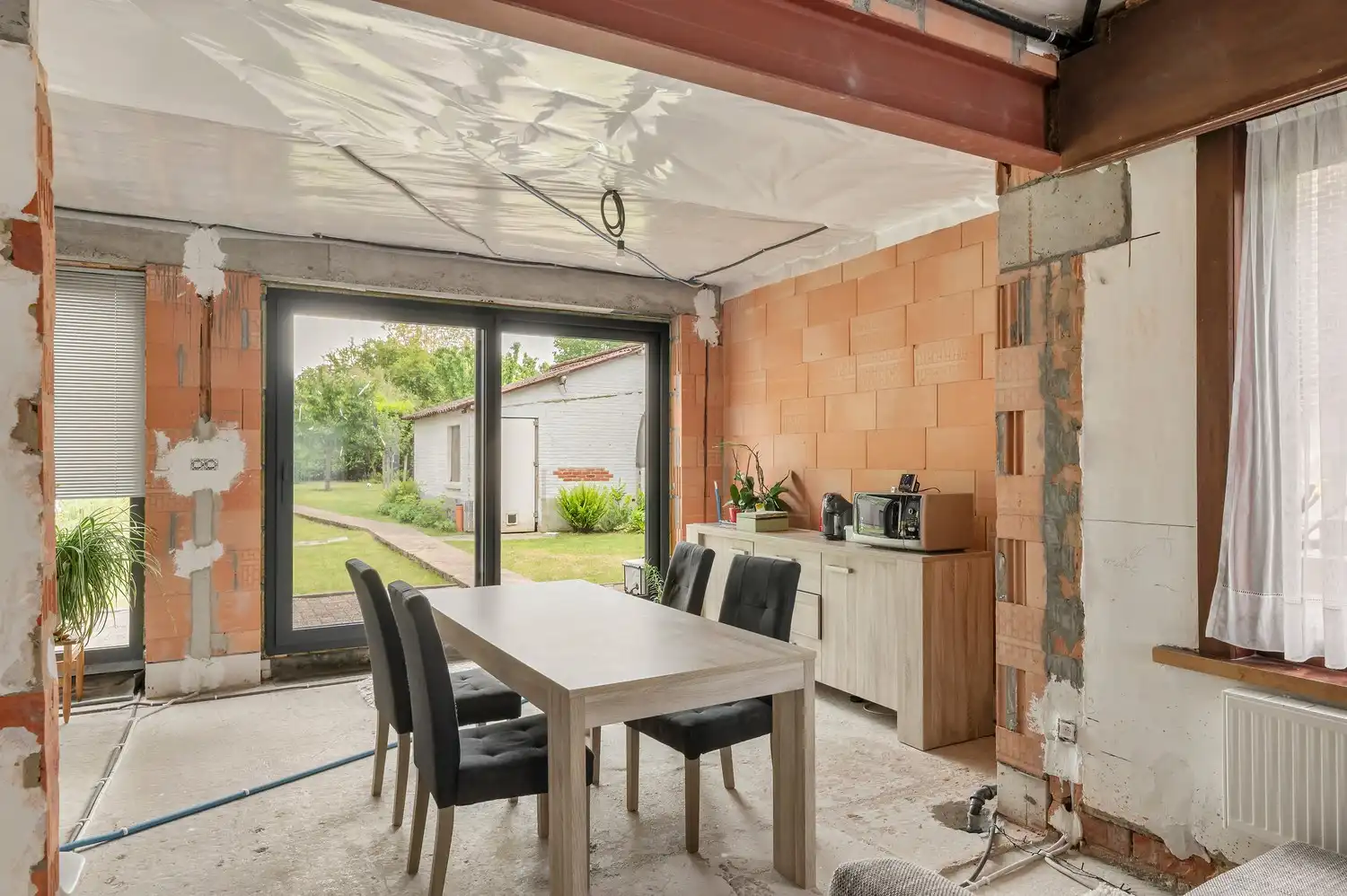 Ruime rustige vrijstaande woning met nieuwbouw-uitbouw foto 5