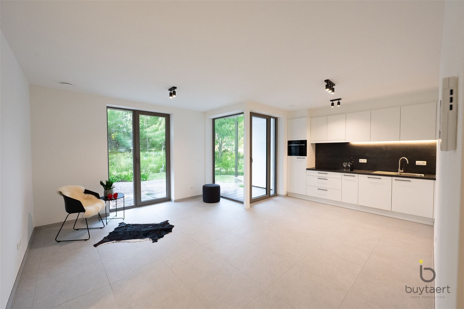 Gelijkvloers appartement met 1 Slaapkamer te Zoersel. foto 4