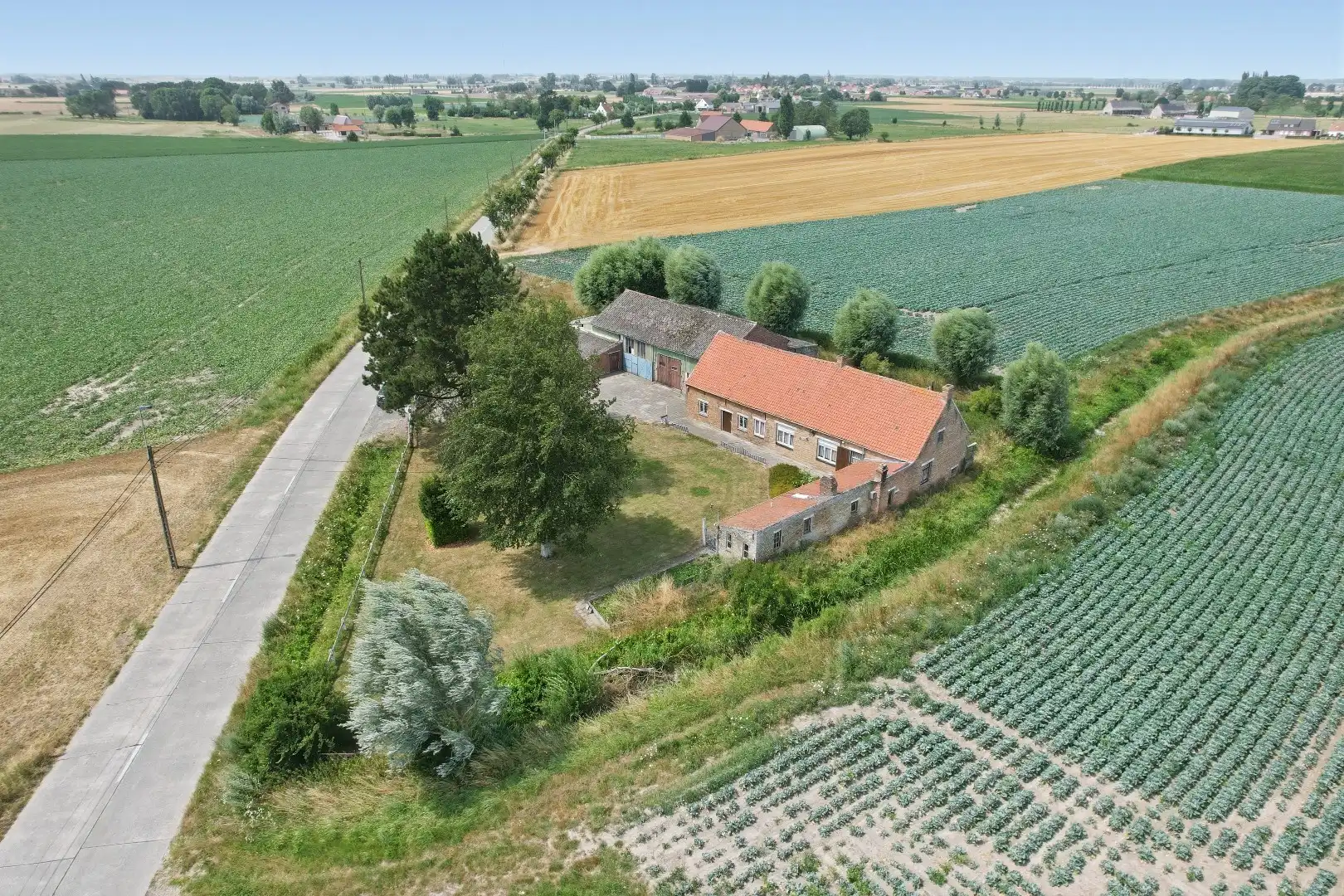 Authentieke hoeve met bijgebouwen en prachtige verzichten in Houtem (Veurne) foto 4