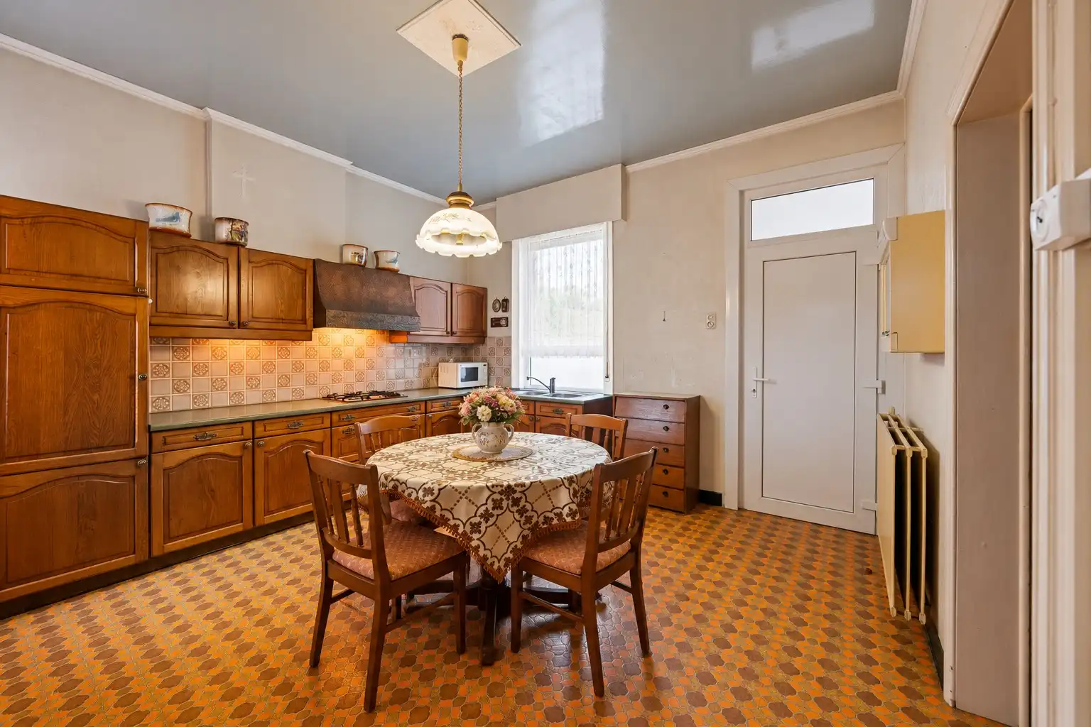 Gezellige halfopen bebouwing toe aan renovatie met mogelijks 3 slaapkamers te Koersel foto 6