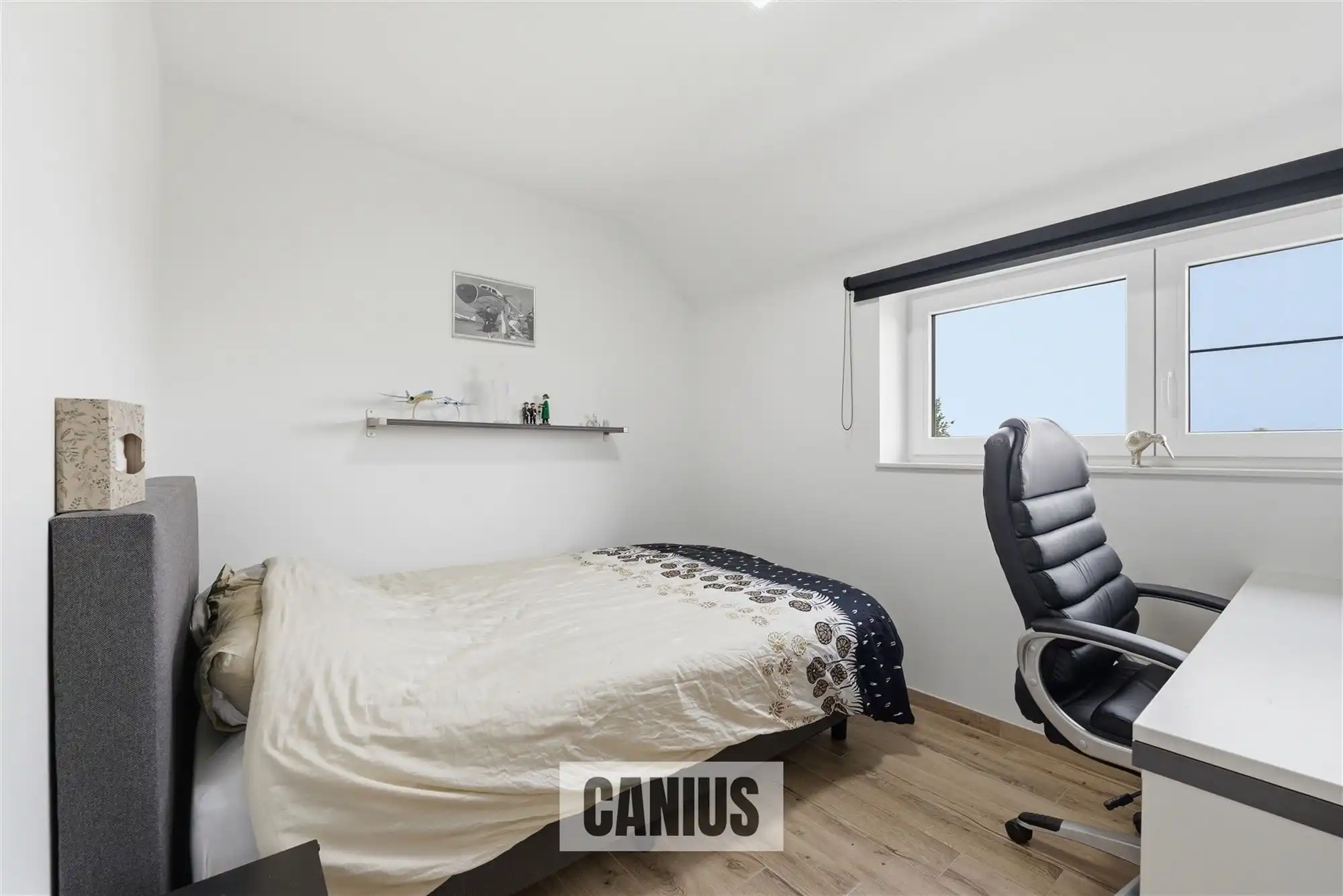 STIJLVOLLE HALFOPEN BEBOUWING MET DRIE SLAAPKAMERS EN LIFT foto 17